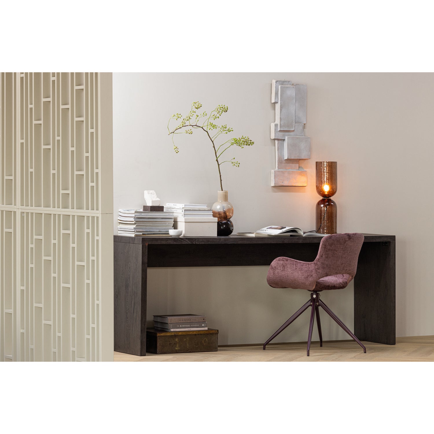 377562-P-377579-D-375034-B-02_SF_ES_Eliva_eetkamerstoel_Maan_sidetable_Gigi_tafellamp.png?auto=webp&format=png&width=1500&height=1500