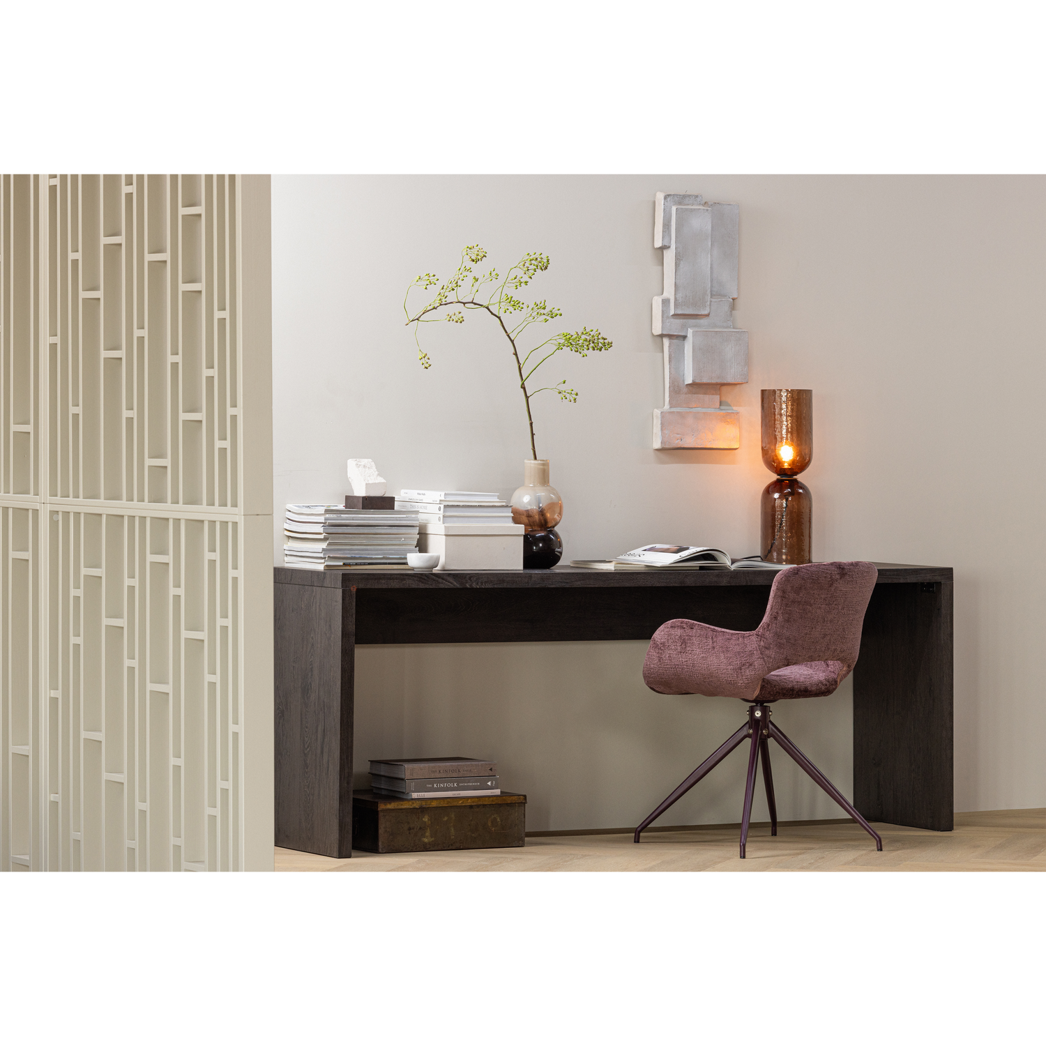 377562-P-377579-D-375034-B-02_SF_ES_Eliva_eetkamerstoel_Maan_sidetable_Gigi_tafellamp.png?auto=webp&format=png&width=1500&height=1500