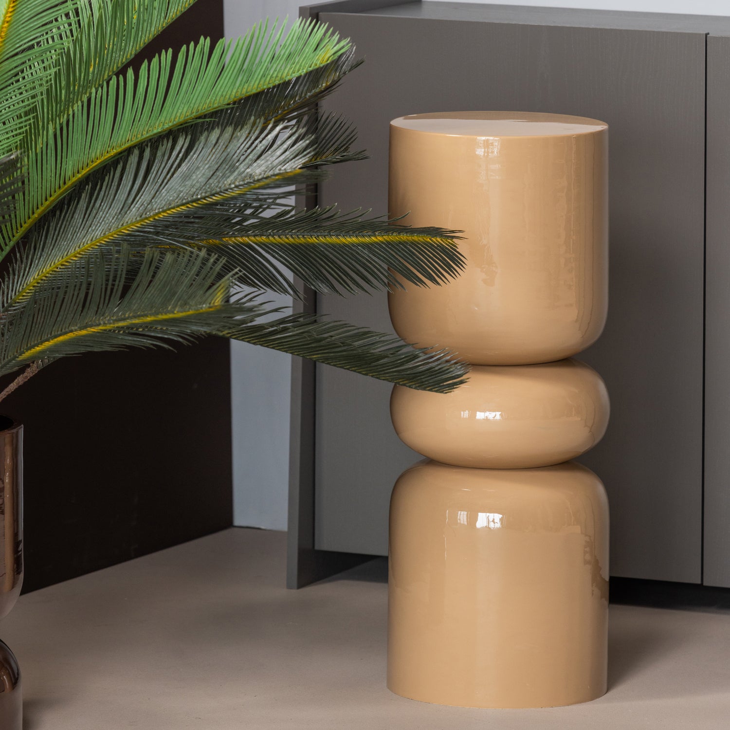 377753-Z_01_SF_Brava_plantenstandaard_zand_vierkant.jpg?auto=webp&format=png&width=1500&height=1500