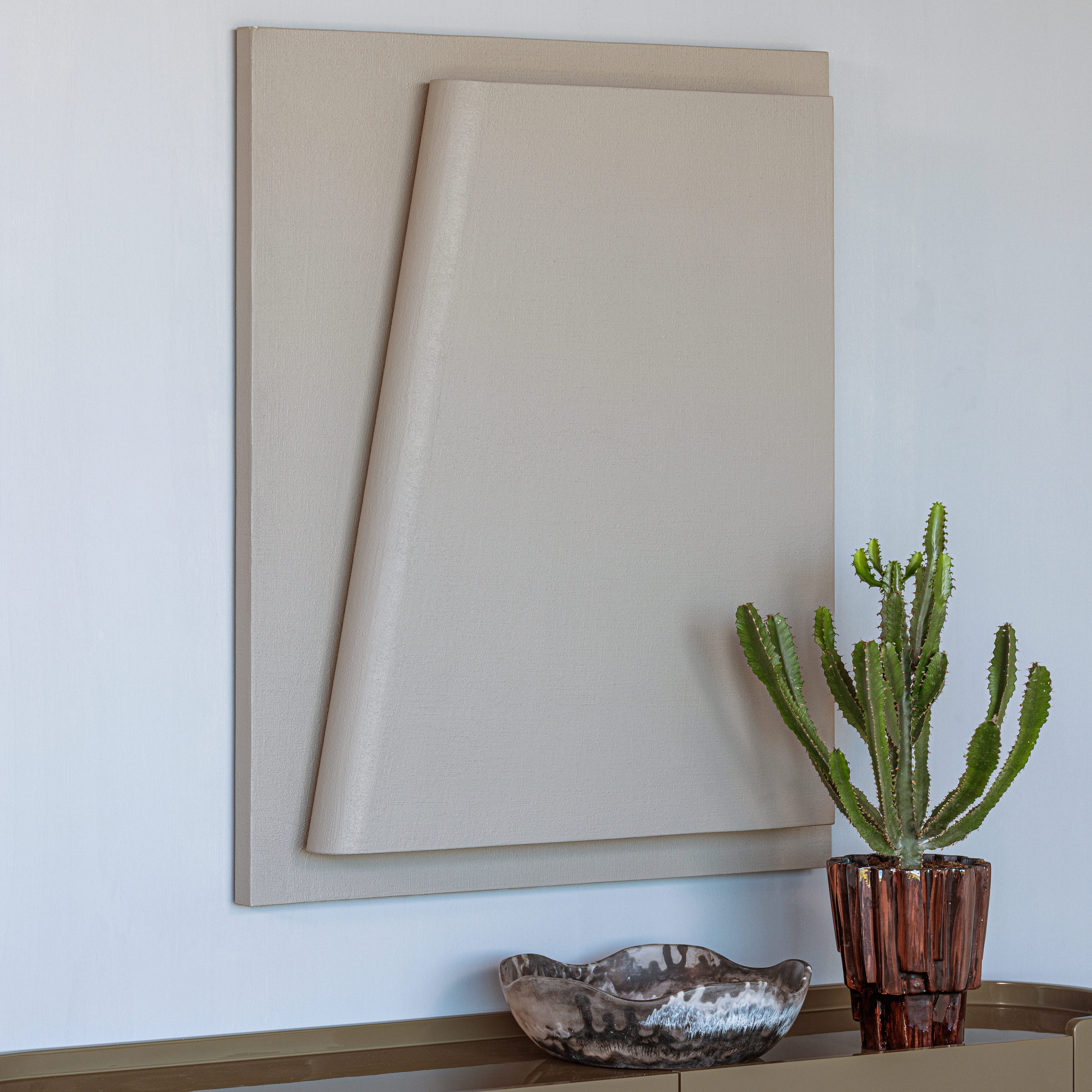 377944-G_01_SF_Numa_wanddeco_betonlook_grijs_vierkant.jpg?auto=webp&format=png&width=1500&height=1500