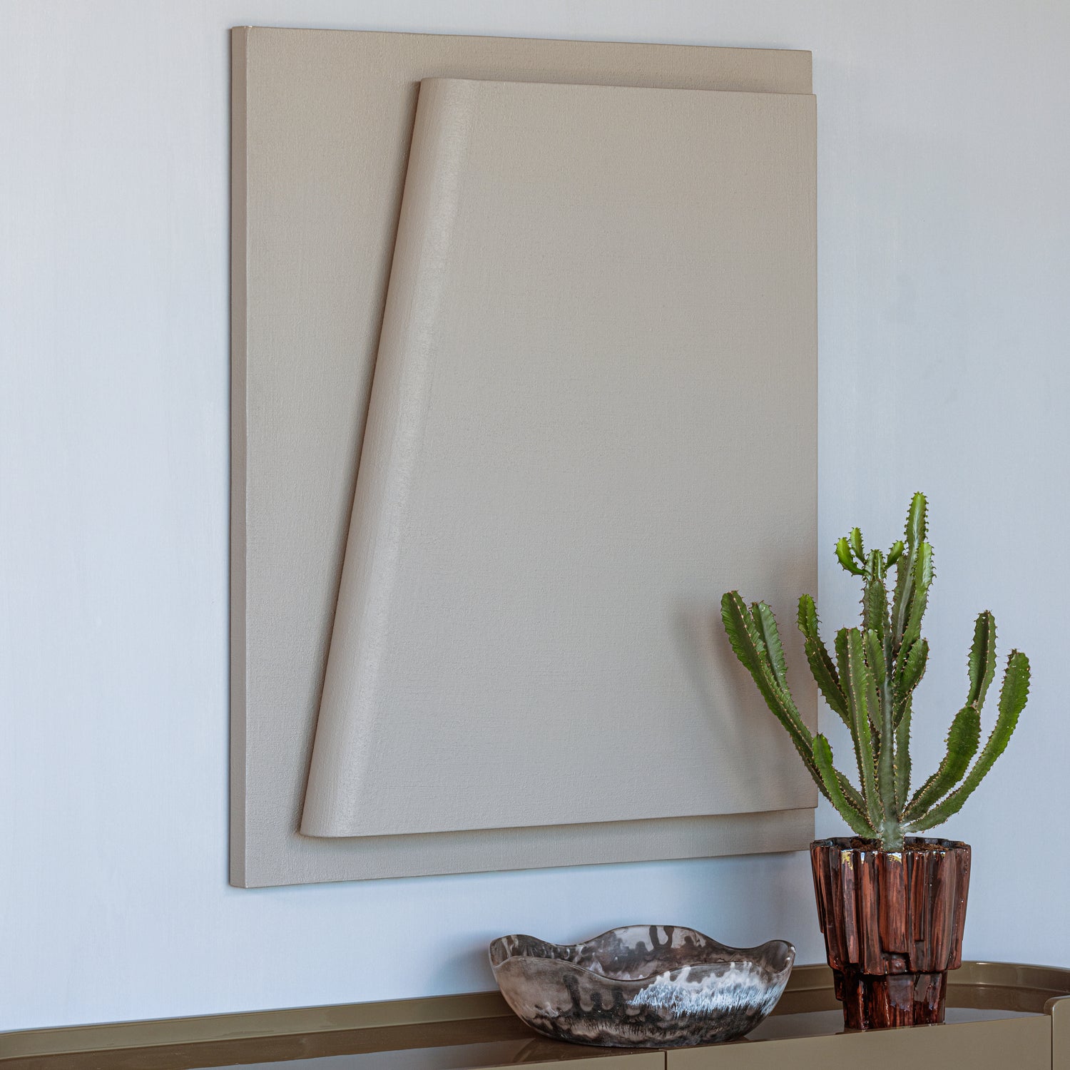 377944-G_01_SF_Numa_wanddeco_betonlook_grijs_vierkant.jpg?auto=webp&format=png&width=1500&height=1500