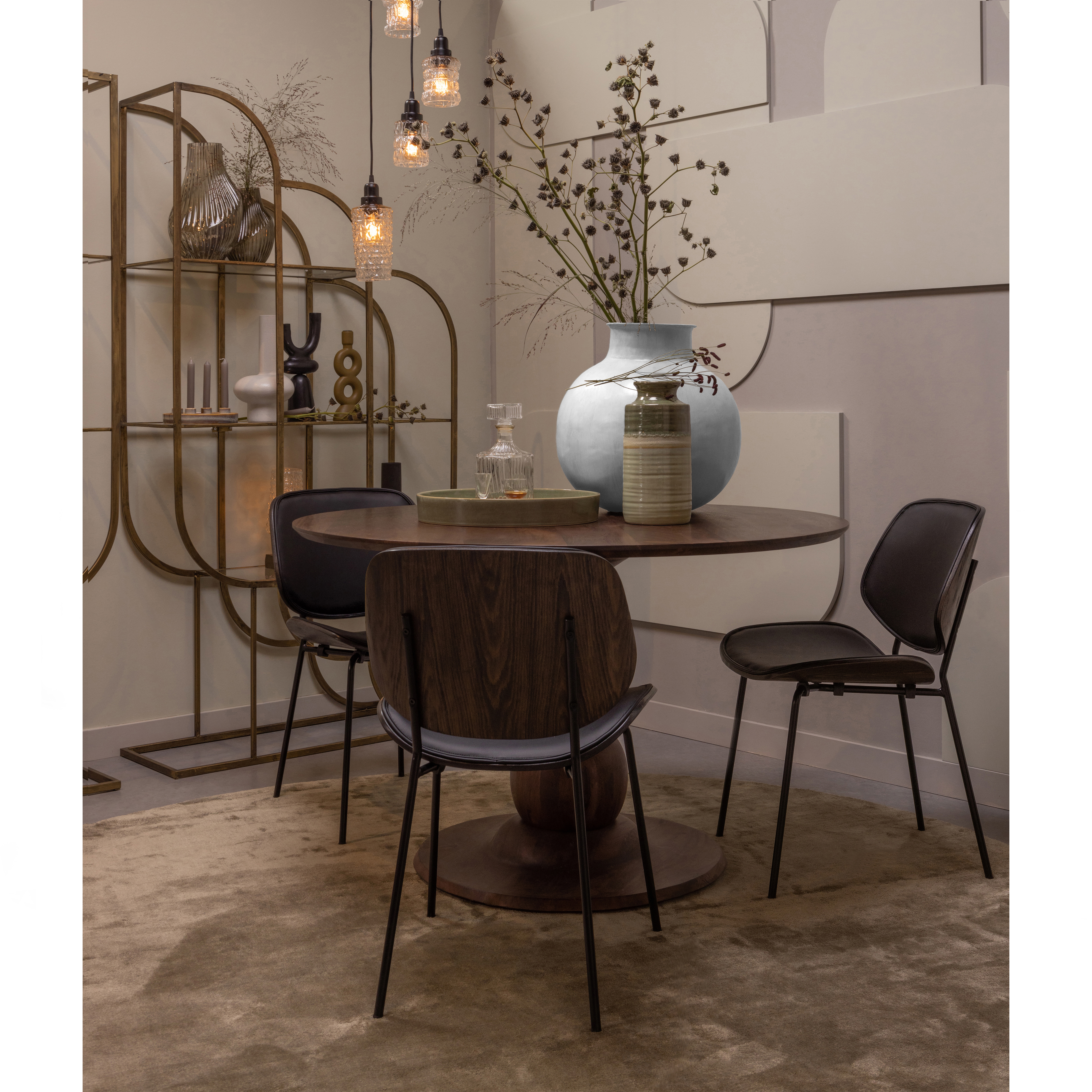 800014-W-800207-Z-801197-M-801252-T-01_SF_BP_Blanco_walnoot_Close_eetkamerstoel_Vicing_vaas_Multiple.jpg?auto=webp&format=png&width=1500&height=1500