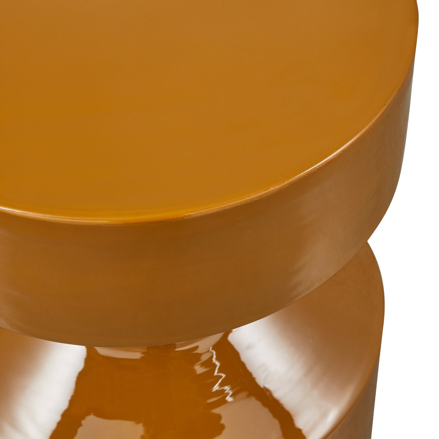 374051-H-01_VS_WE_Ferry_bijzettafel_metaal_honing_geel_detail.png?auto=webp&format=png&width=1500&height=1500