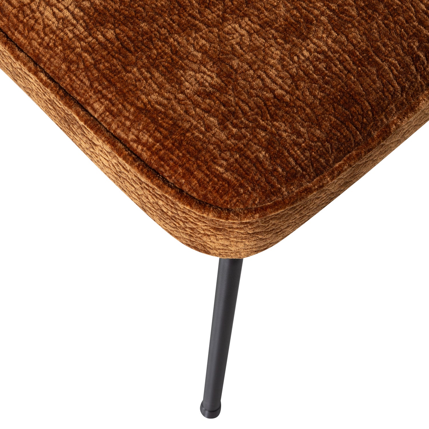 800816-MB-02_VS_BP_Vogue_eetkamerstoel_3D_chenille_midden_bruin_detail.png?auto=webp&format=png&width=1500&height=1500