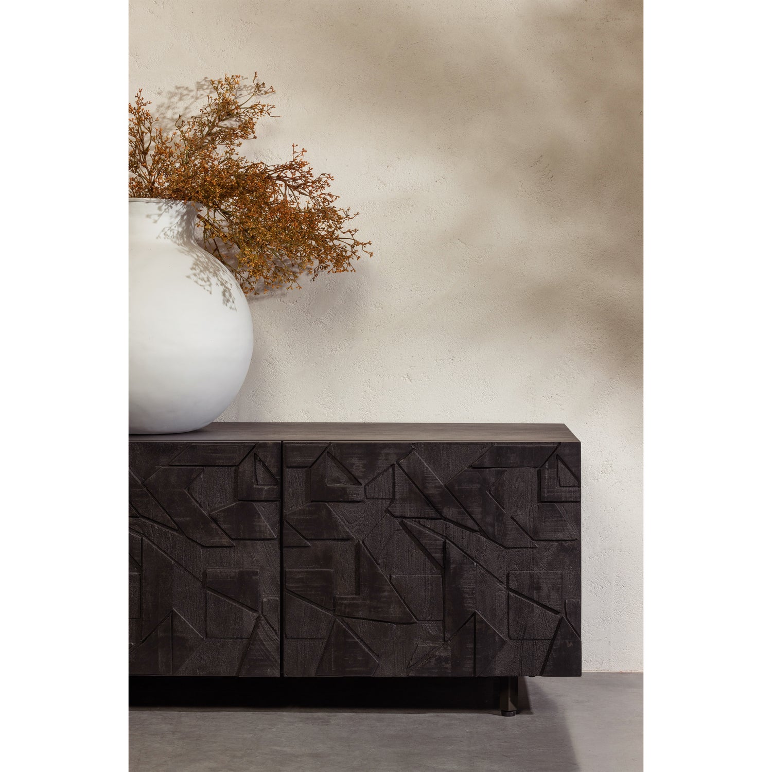 801412-Z-801197-M-02_SF_BP_Counter_tv_meubel_mango_zwart_Vicing_vaas.jpg?auto=webp&format=png&width=1500&height=1500