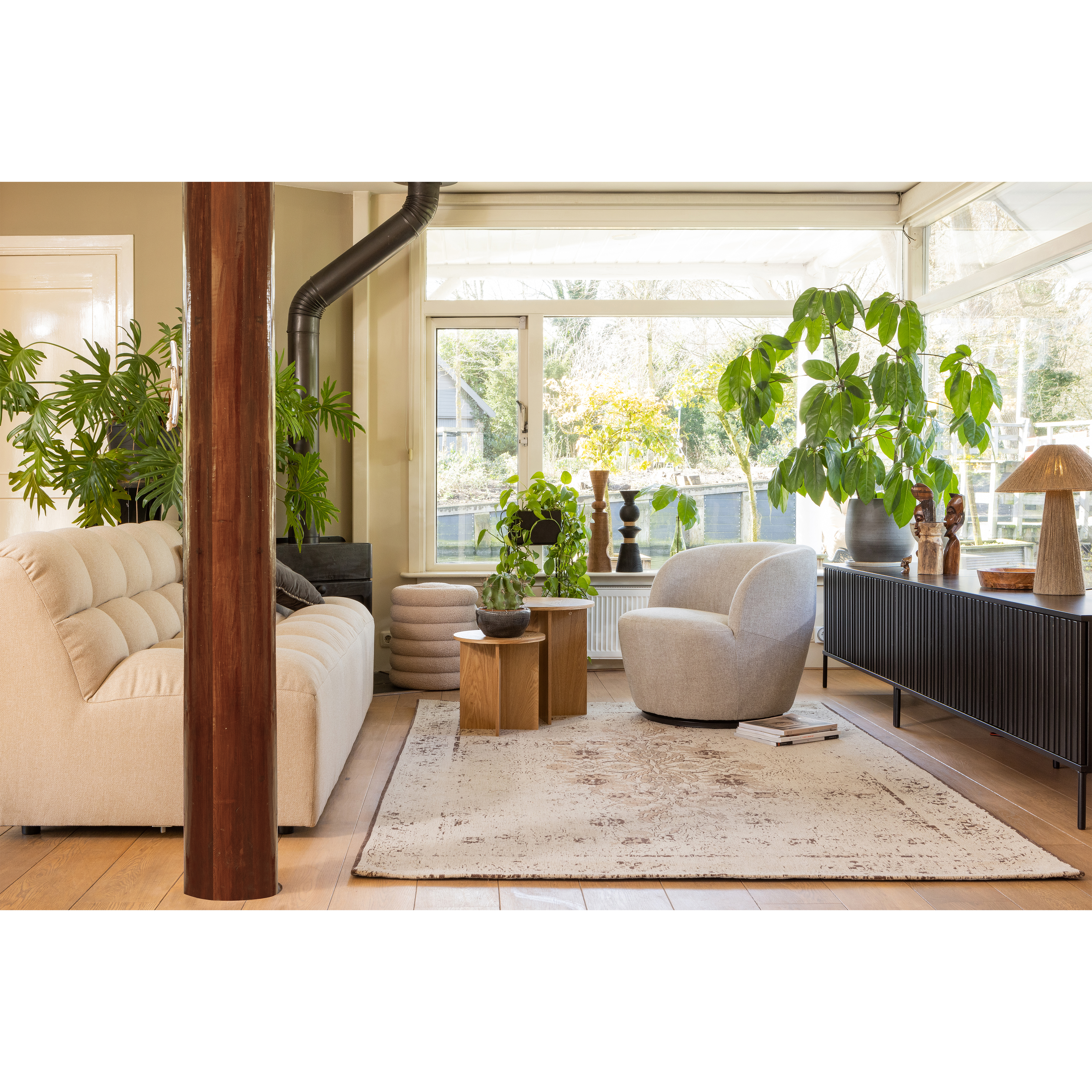 377070-Z-373539-Z-373472-Z-373473-Z-373529-M-373963-N-373896-N-373888-Z-01_SF_FA_Pepper_Serra_Lina_Rens_Gravure_Carly.jpg?auto=webp&format=png&width=1500&height=1500