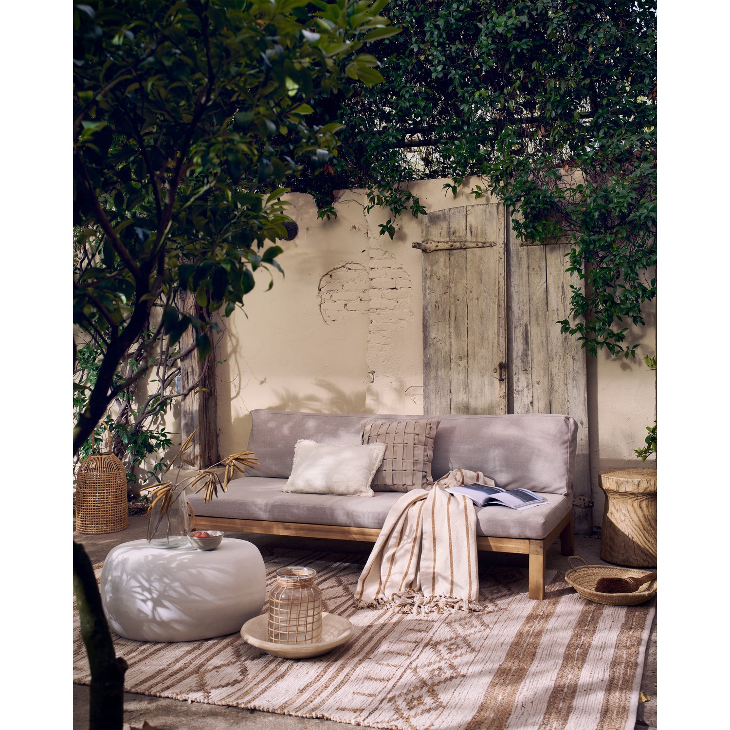 377472-N-01_SF_VT_Relax_3-zits_bank_acacia_hout_naturel_Pebble_bijzettafel.jpg?auto=webp&format=png&width=1500&height=1500