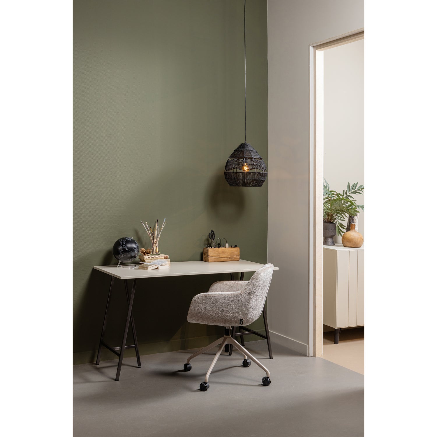 374112-D-374075-T-377105-Z-02_SF_FA_Tino_bureau_grenen_dust_Morros_bureaustoel_Adelaide_hanglamp.jpg?auto=webp&format=png&width=1500&height=1500