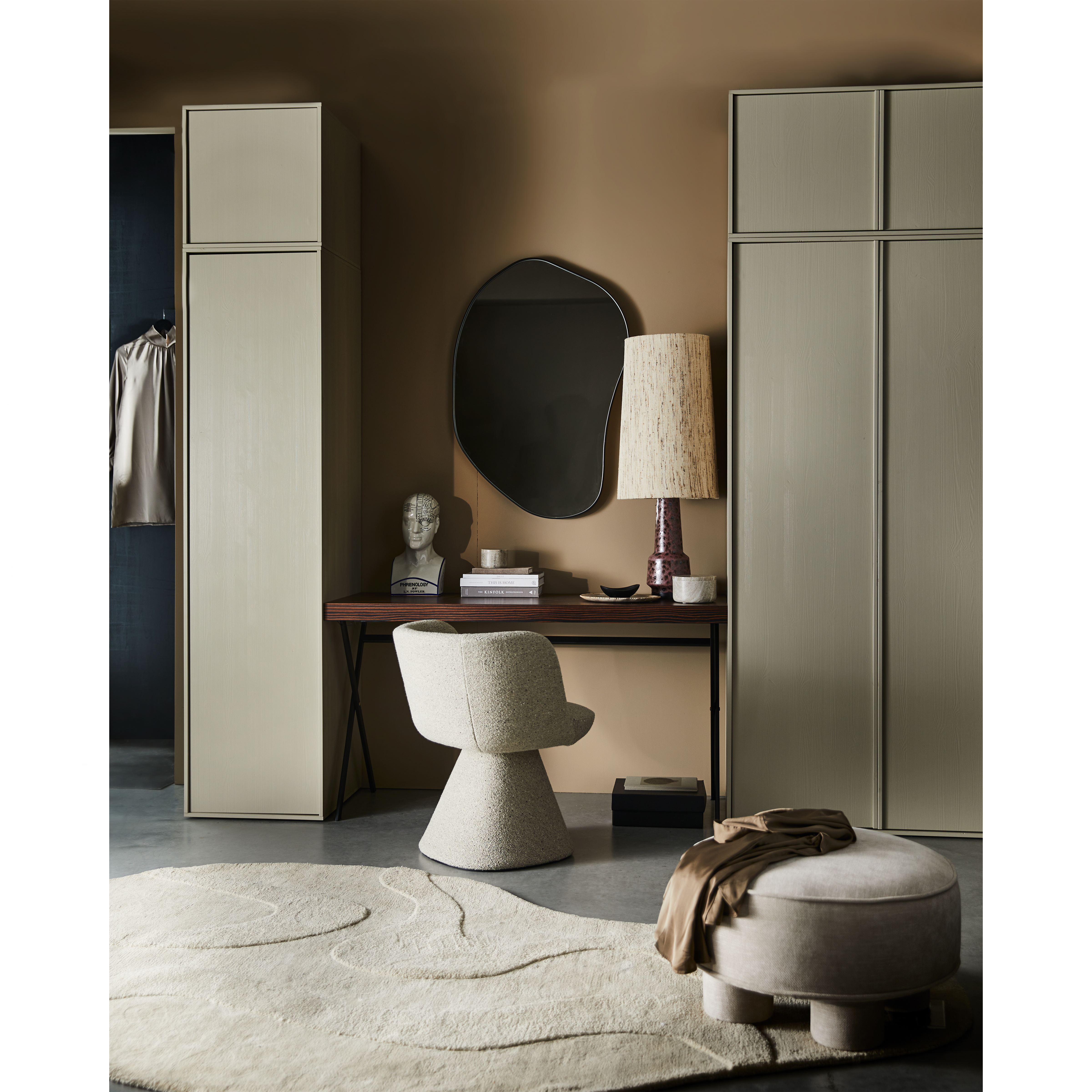 400494-M-400493-M-400491-M-373587-N-373533-M-373940-Z-01_SF_VT_Daily_closet_single_double_Bodi_poef_Alya_vloerkleed_Romee.jpg?auto=webp&format=png&width=1500&height=1500