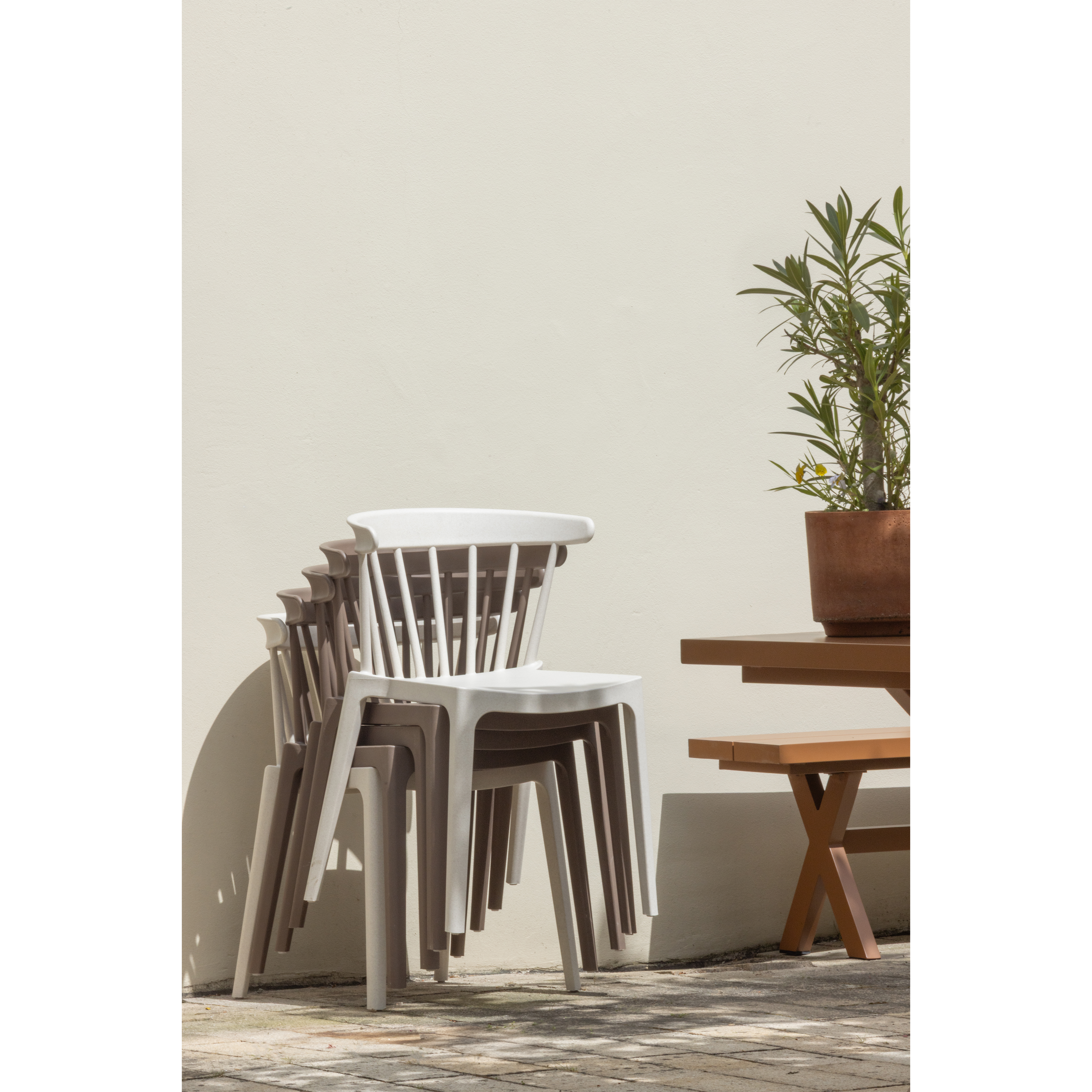 378634-WM-378634-BM-01_Bliss_tuinstoel_met_spijlen_white__bruin_melange.png?auto=webp&format=png&width=1500&height=1500