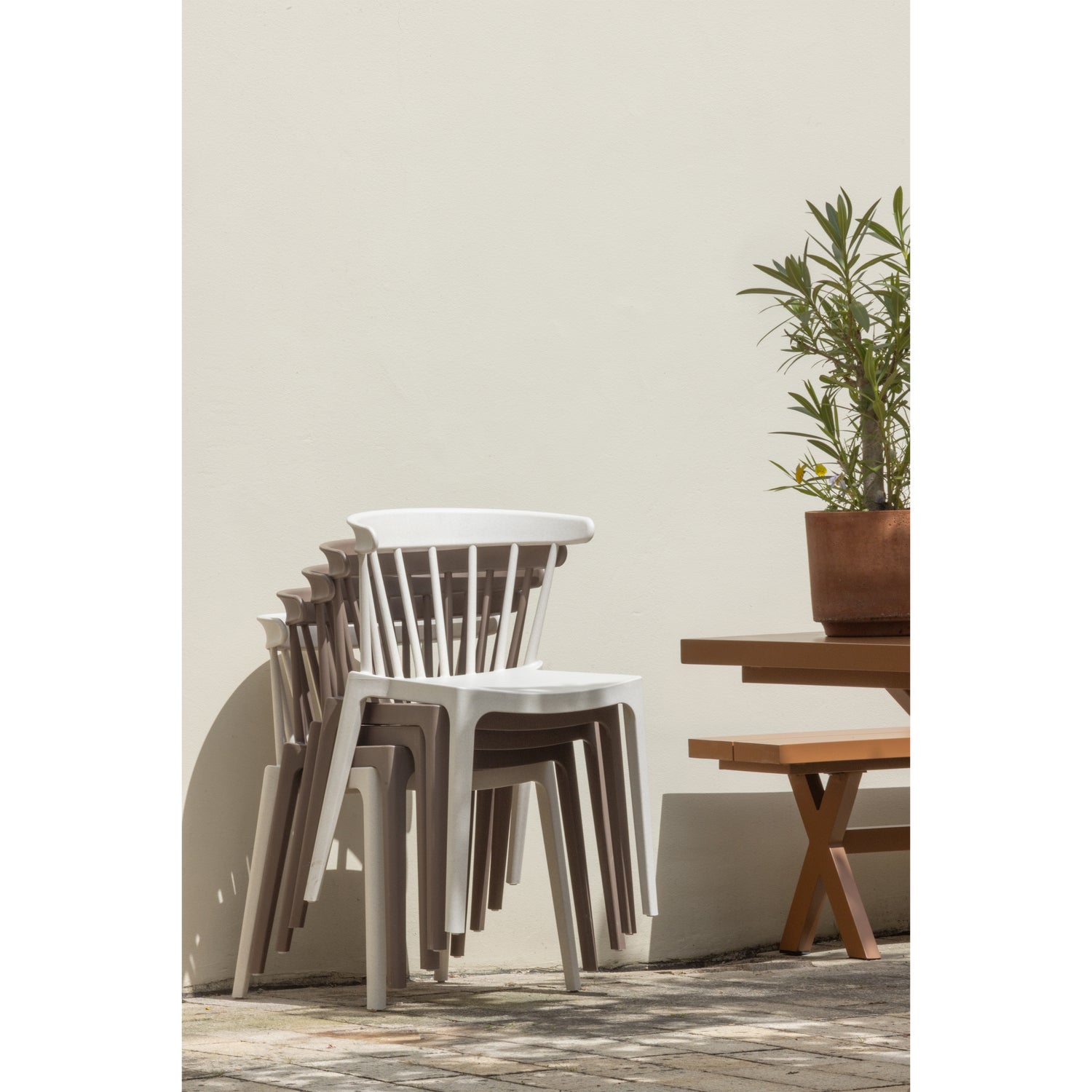 378634-WM-378634-BM-01_Bliss_tuinstoel_met_spijlen_white__bruin_melange.png?auto=webp&format=png&width=1500&height=1500