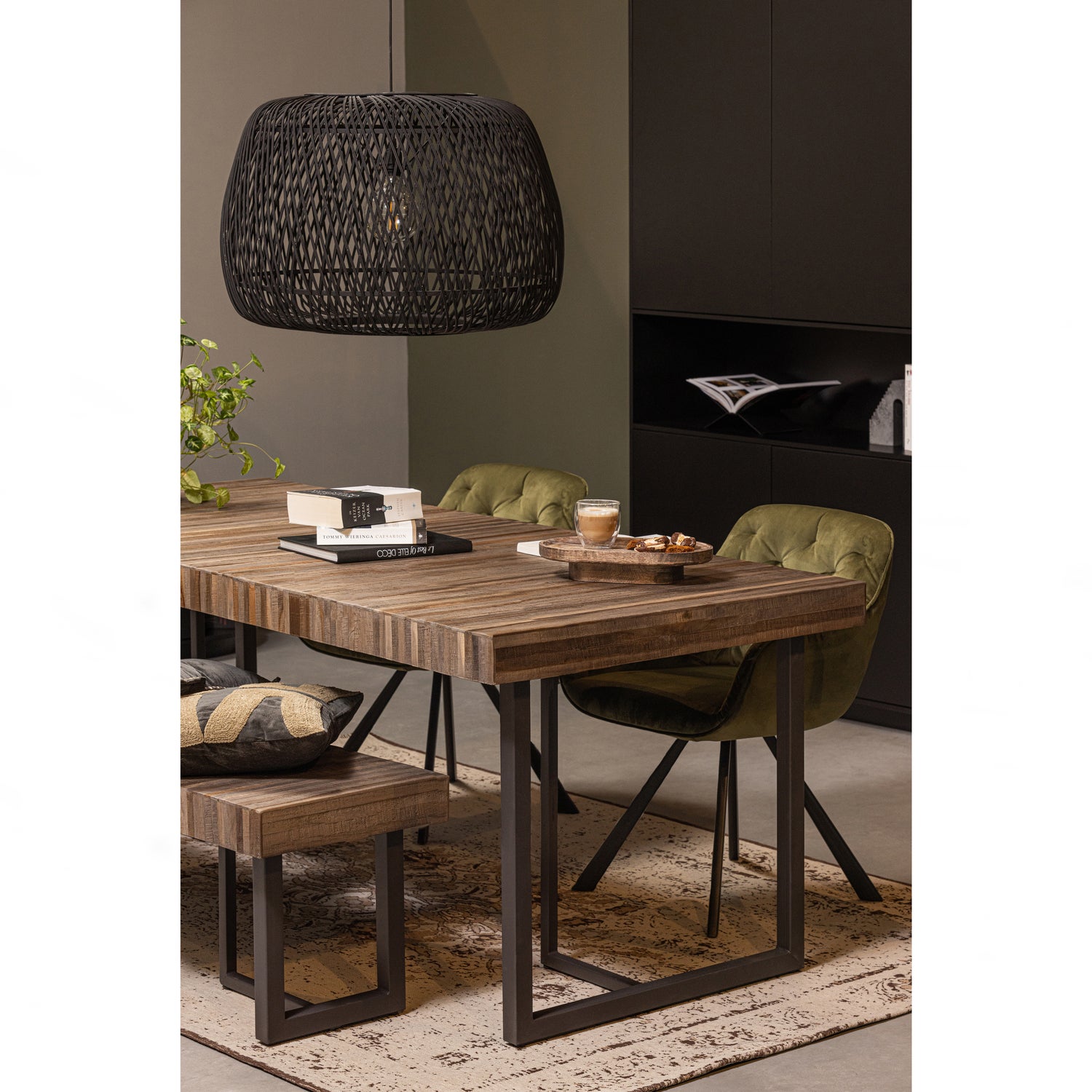 373922-N-373923-N-373924-N-373925-N-373529-M-377149-Z-373621-G-373466-Z-01_SF_WE_Maxime_Rens_vloerkleed_Elaine_stoel_army.jpg?auto=webp&format=png&width=1500&height=1500