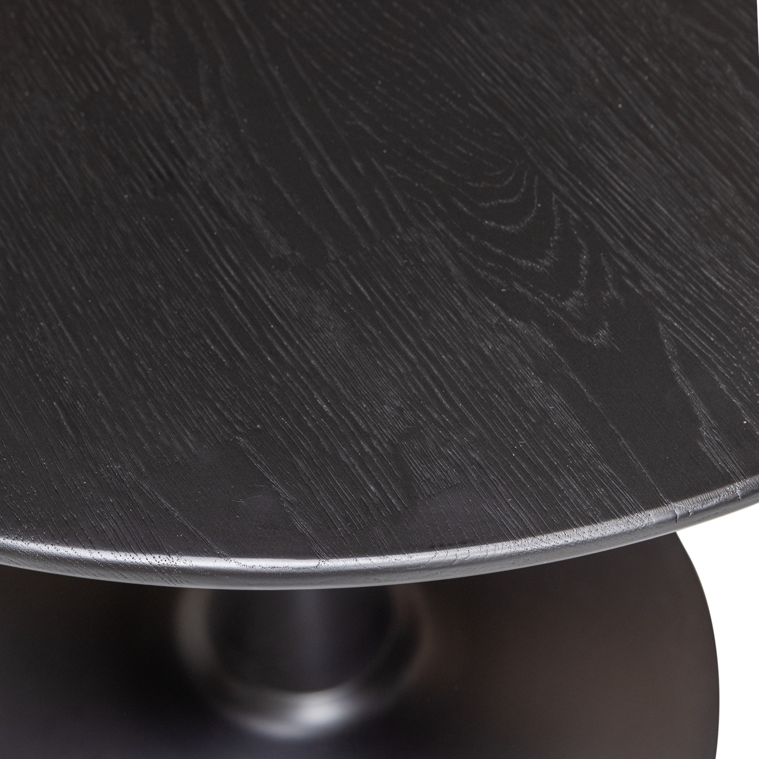 TB-RO-VL24-0790-377344-01_VS_FA_Tafelblad_rond_vingerlas_O80cm_blacknight_Bistro_trompetvoet_detail.png?auto=webp&format=png&width=1500&height=1500