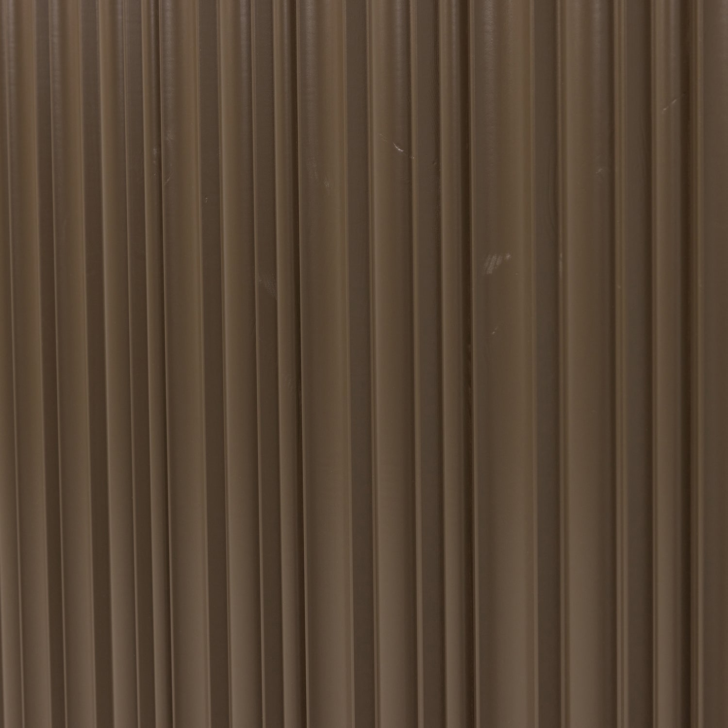 377731-TB-02_VS_WP_Nova_lage_vitrinekast_grenen_truffel_bruin_C2.jpg?auto=webp&format=png&width=1500&height=1500