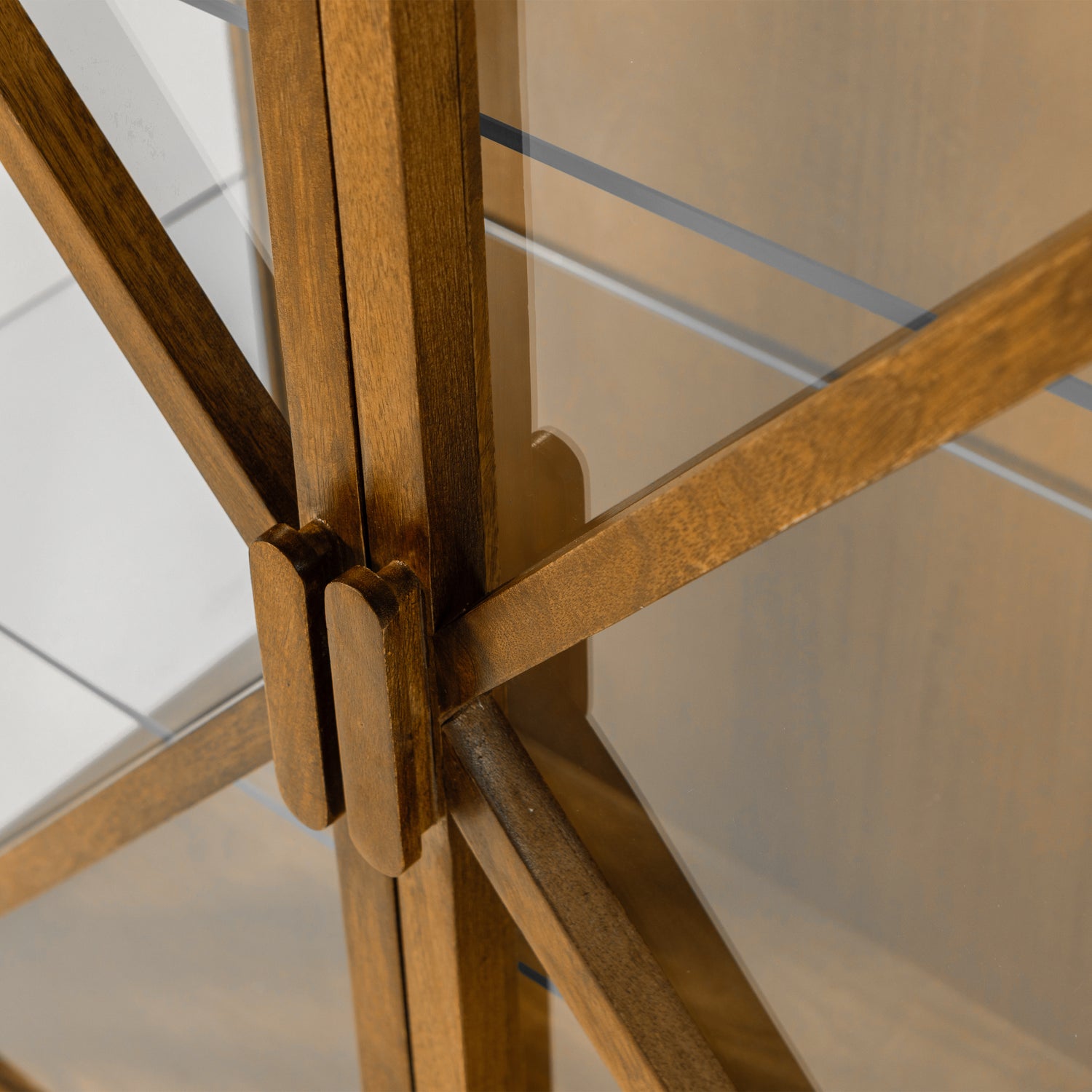 377621-N-01_VS_WP_kella_2-drs_kast_mango_hout_naturel_detail.png?auto=webp&format=png&width=1500&height=1500