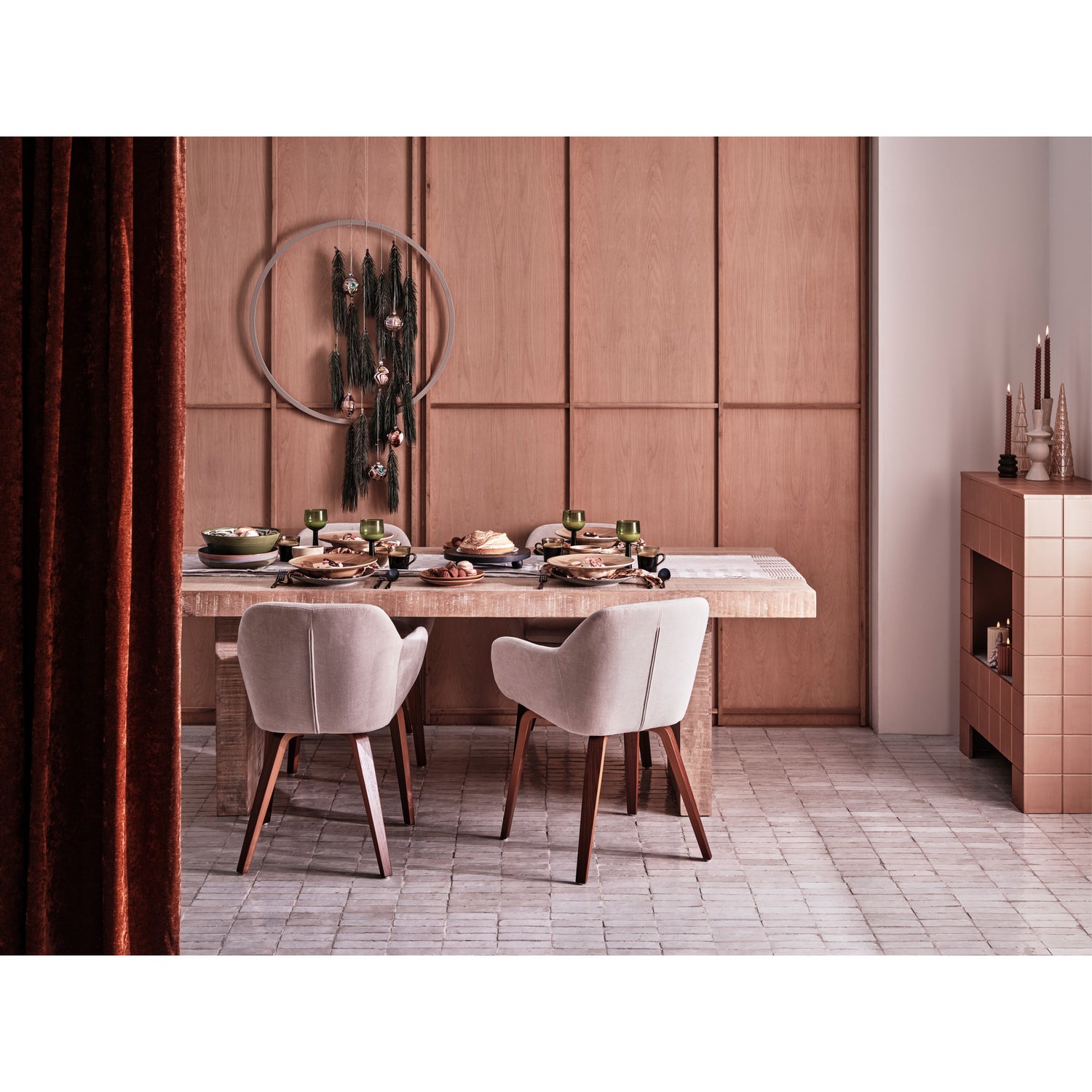 400476-Z-200368-N-01_SF_BL_Base_eetkamerstoel_melange_zand_Balk_eettafel_220x90cm.jpg?auto=webp&format=png&width=1500&height=1500