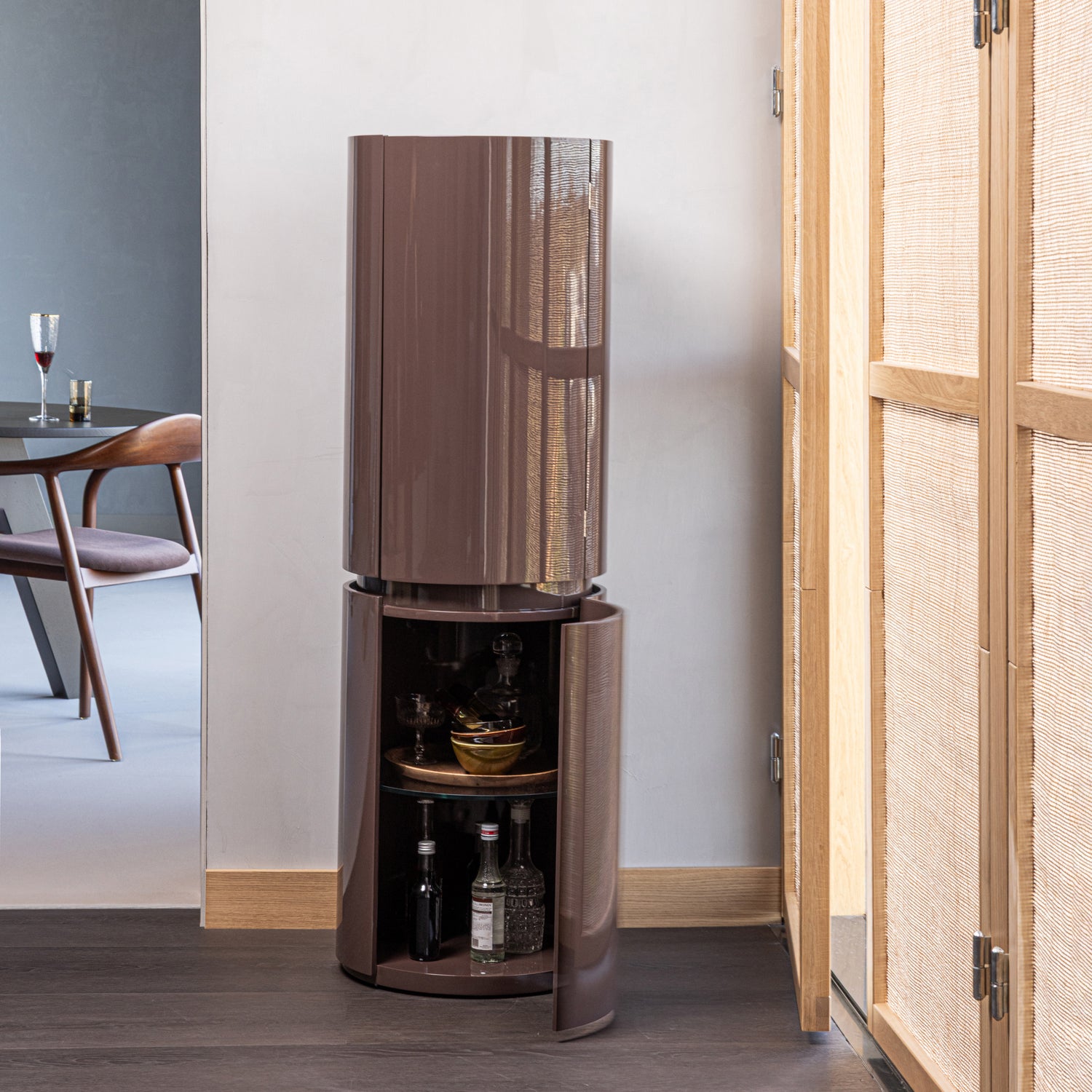 377823-D-02_SF_Sera_donkerbruin_vierkant.jpg?auto=webp&format=png&width=1500&height=1500