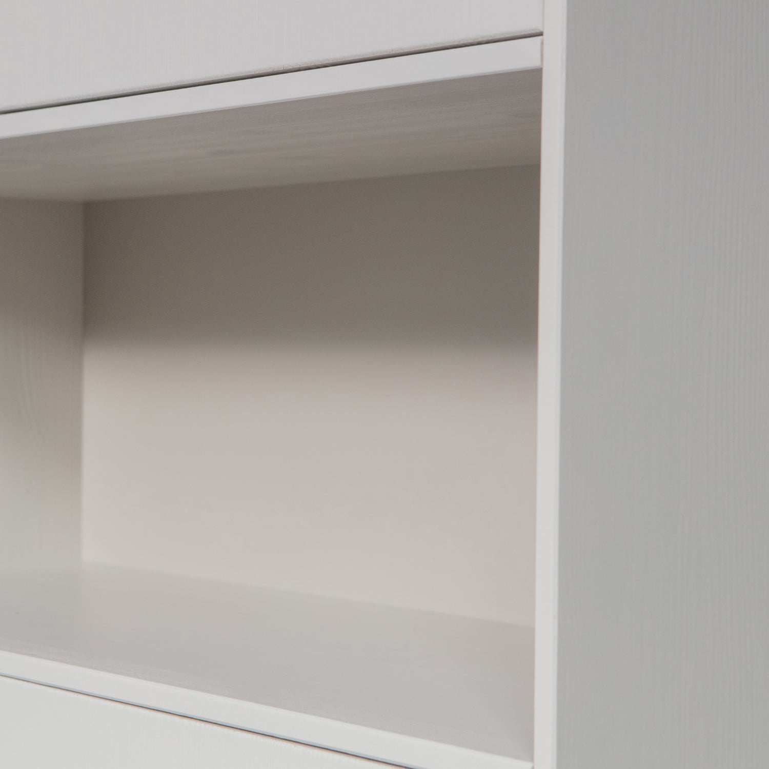 373466-M-02_VS_BL_Finca_opbergkast_110cm_grenen_mist_detail_kopieren.jpg?auto=webp&format=png&width=1500&height=1500