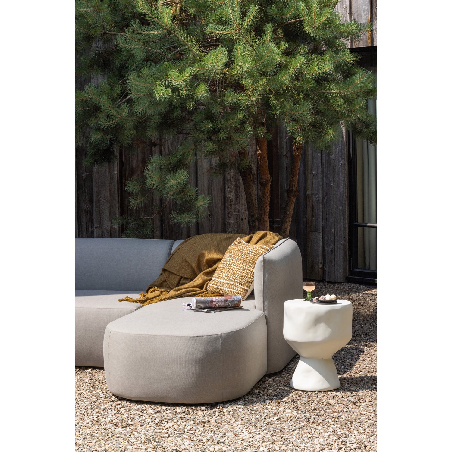 500035-Z-200416-M-374035-G-02_Chios_loungeset_tuin_organisch_Aur_bijzettafel_Marley_kussen.jpg?auto=webp&format=png&width=1500&height=1500