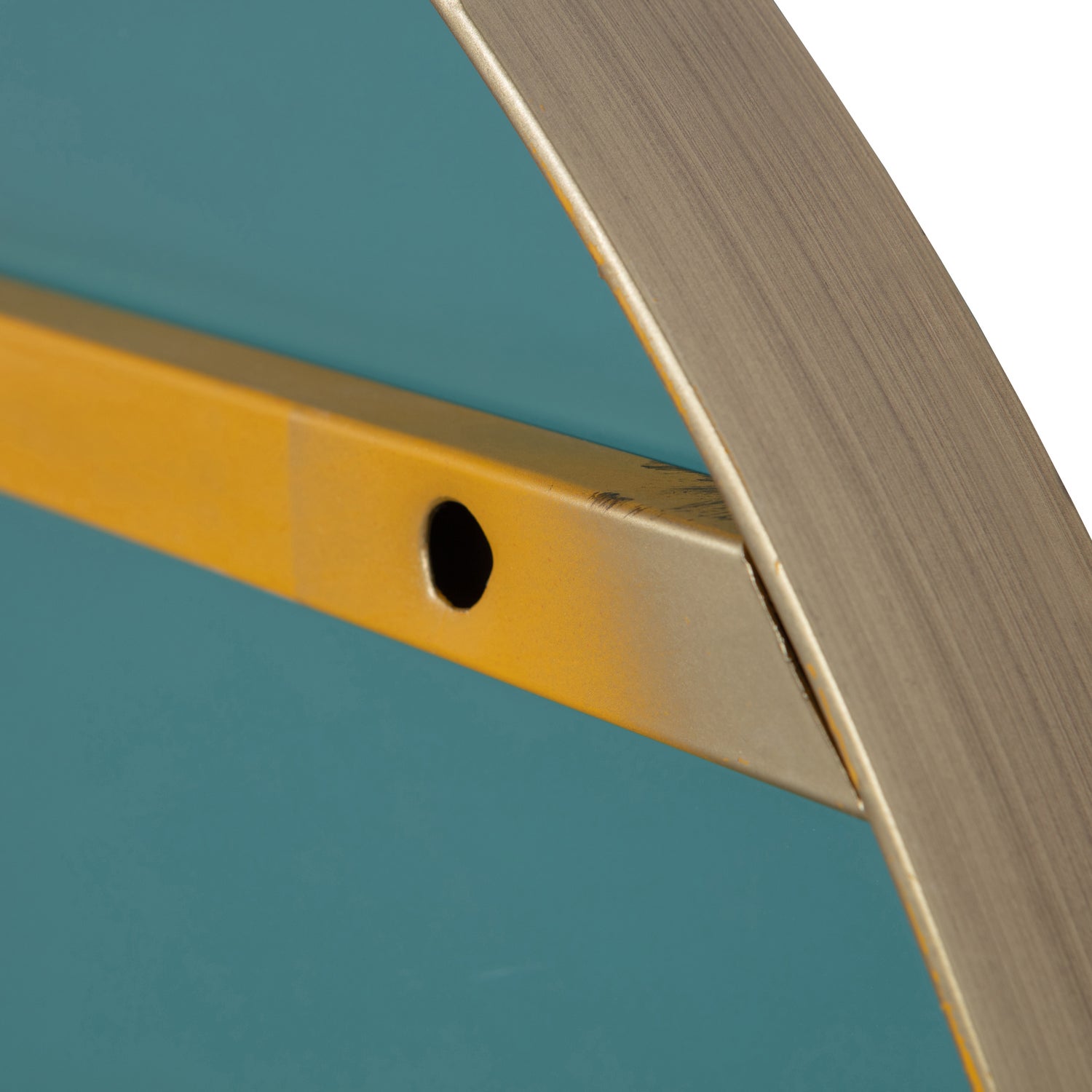 373357-G-02_VS_FA_Doutzen_spiegel_metaal_goud_O80cm_detail.jpg?auto=webp&format=png&width=1500&height=1500