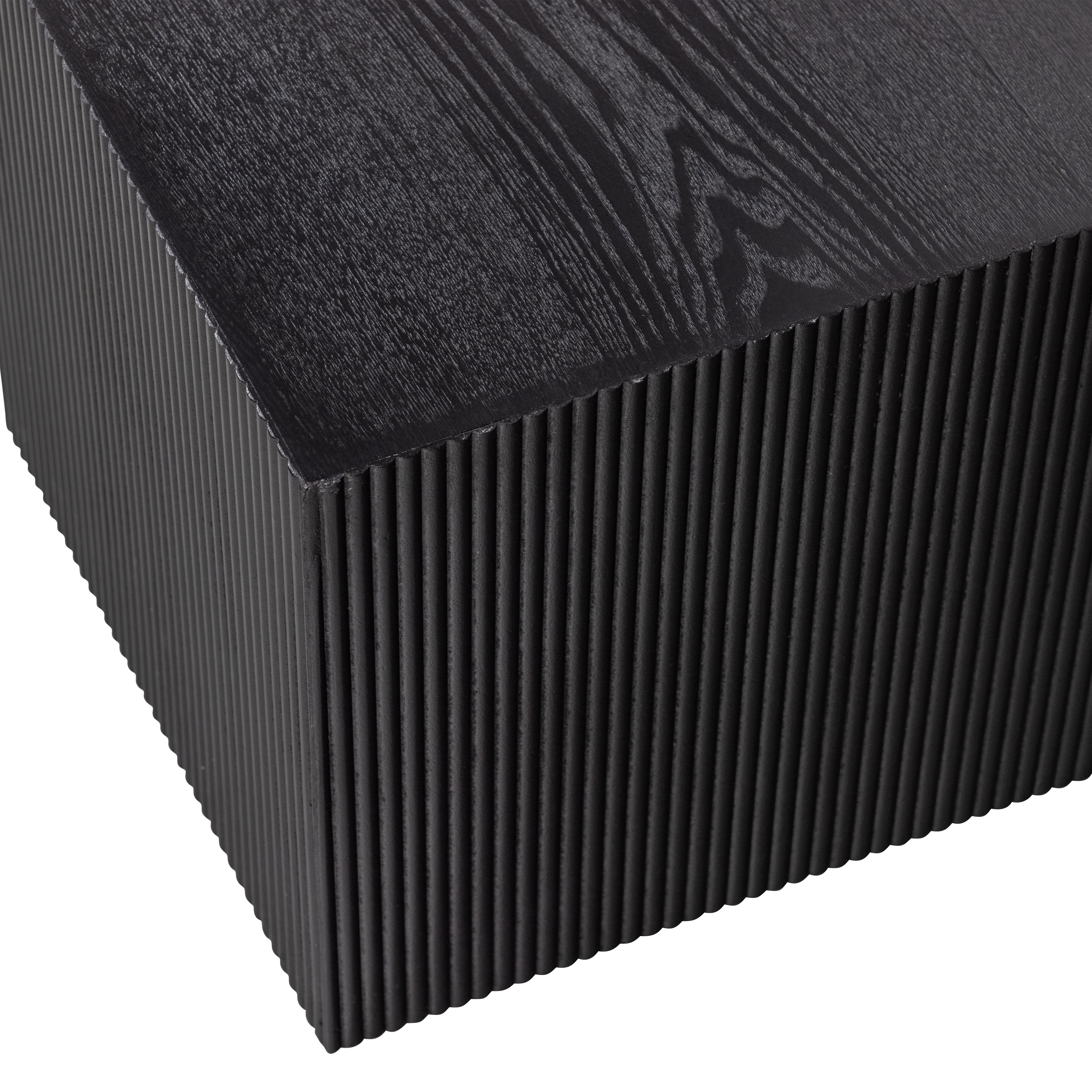 377296-Z-01_VS_WE_Sanne_bijzettafels_vierkant_zwart_detail.jpg?auto=webp&format=png&width=1500&height=1500