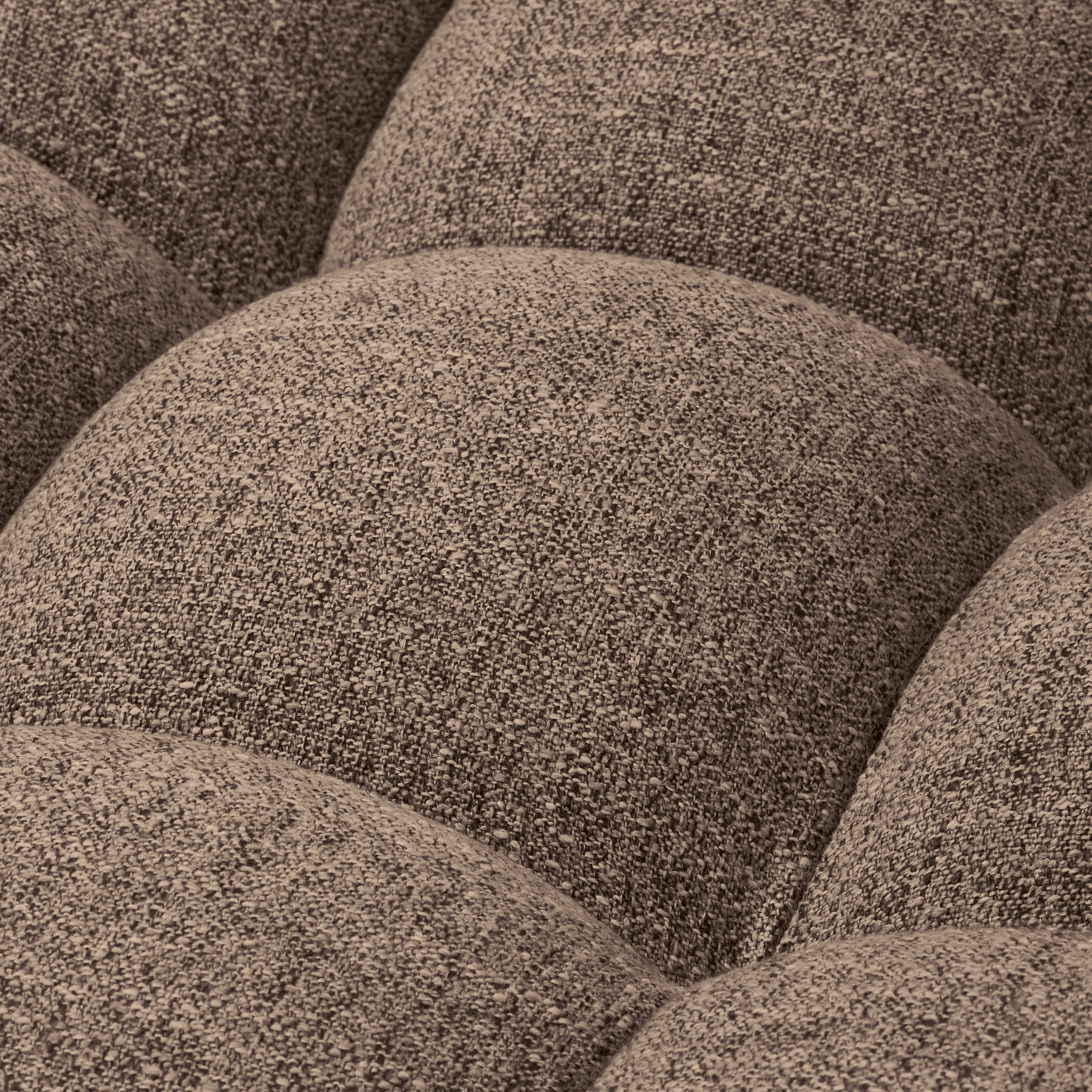 200428-DM-01_VS_BL_Allure_3_zits_bank_geweven_stof_donkerbruin_melange_detail.png?auto=webp&format=png&width=1500&height=1500