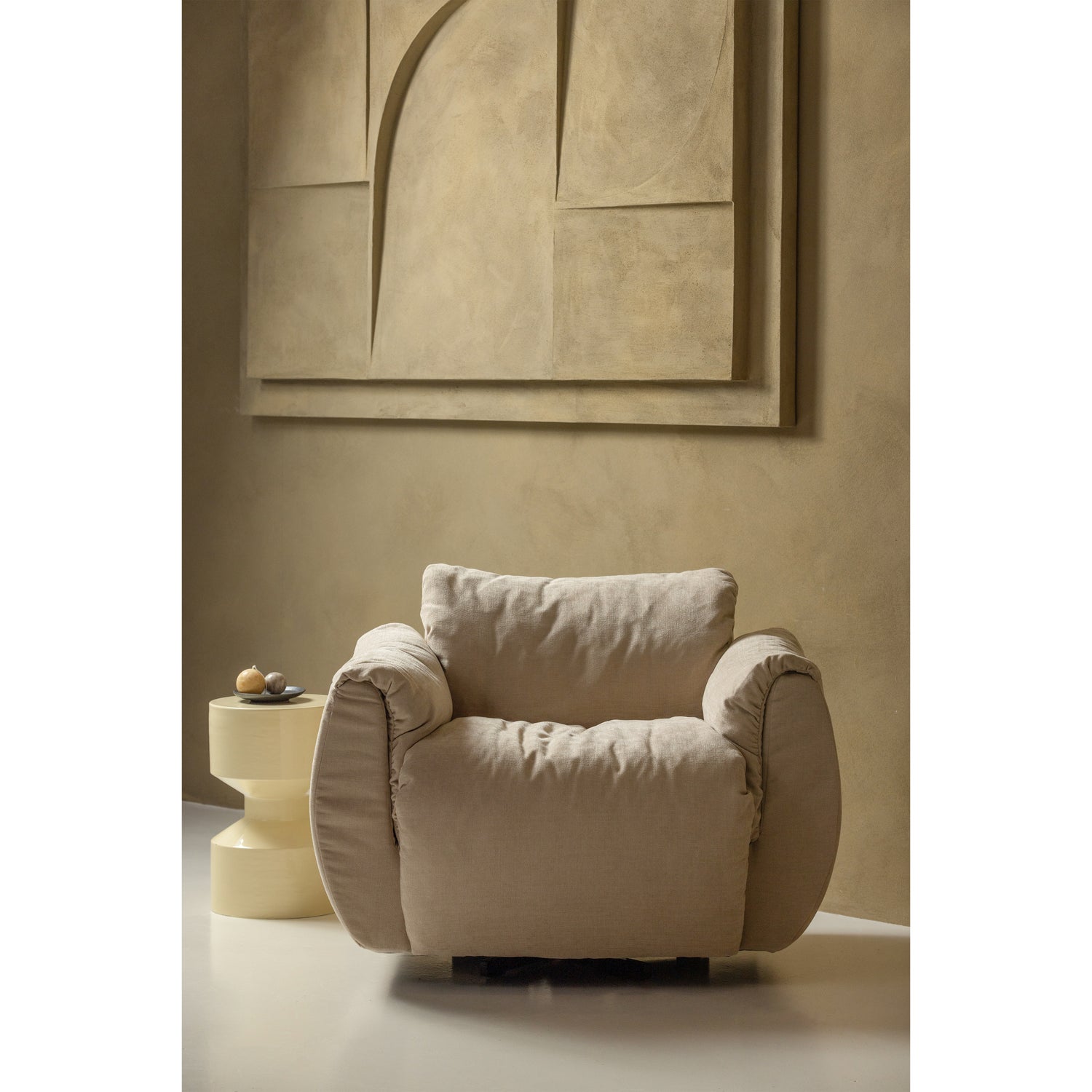 377526-SN-374009-G-01_SF_WE_Baggy_draaifauteuil_geweven_chenille_zand.jpg?auto=webp&format=png&width=1500&height=1500