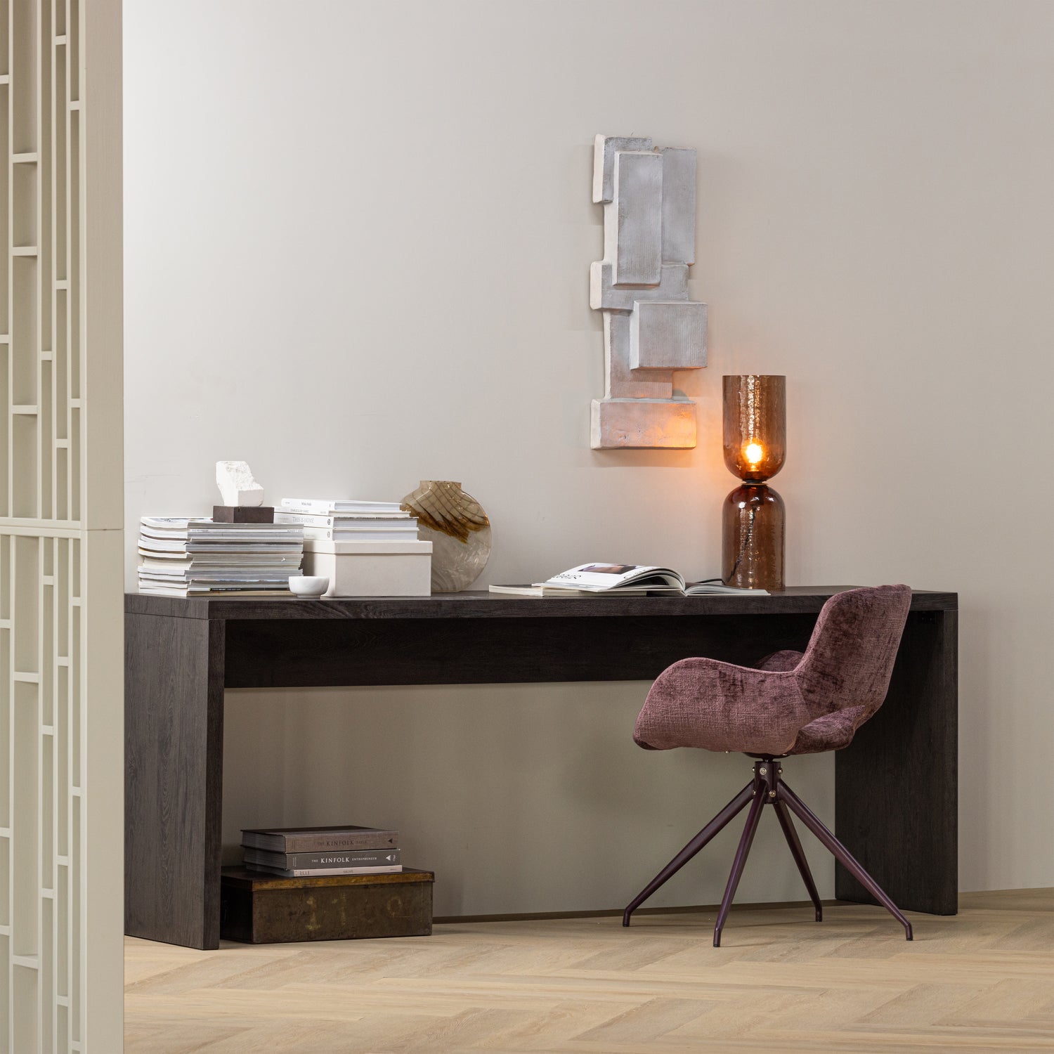 377562-P-377579-D-375034-B-01_SF_ES_Eliva_eetkamerstoel_Maan_sidetable_Gigi_tafellamp_vierkant.png?auto=webp&format=png&width=1500&height=1500
