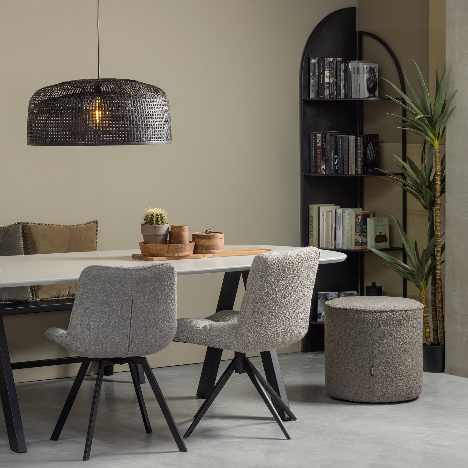 376097-V-375285-373709-Z-373878-N-373685-Z-801088-Z-02_SF_WE_Tablo_V-poot_Imme_Ray_Vinny_Juno_Construct_VIERKANT.jpg?auto=webp&format=png&width=1500&height=1500