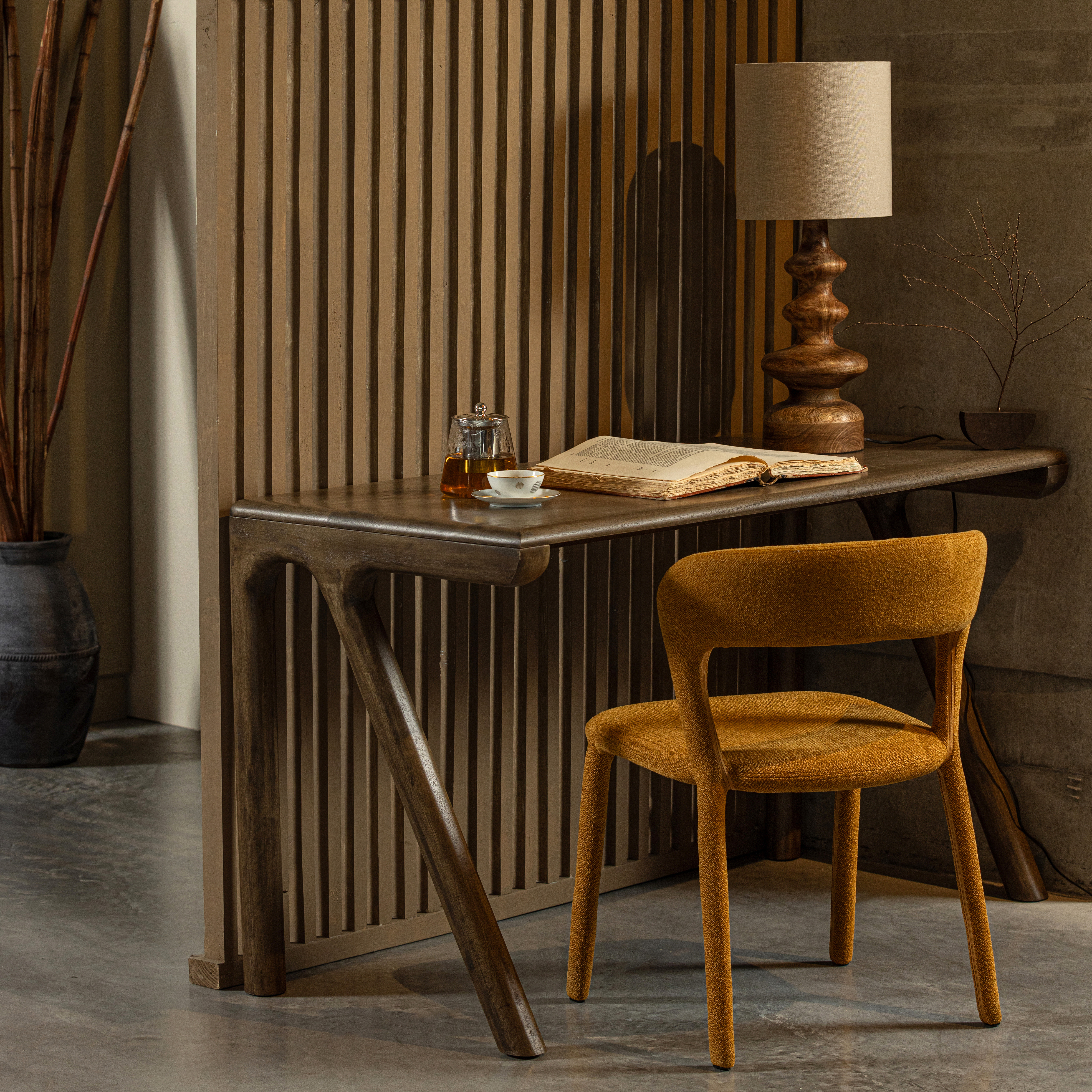 801411-W-801419-C-01_SF_BP_Tug_bureau_mango_walnoot_Noble_corn_VIERKANT.jpg?auto=webp&format=png&width=1500&height=1500