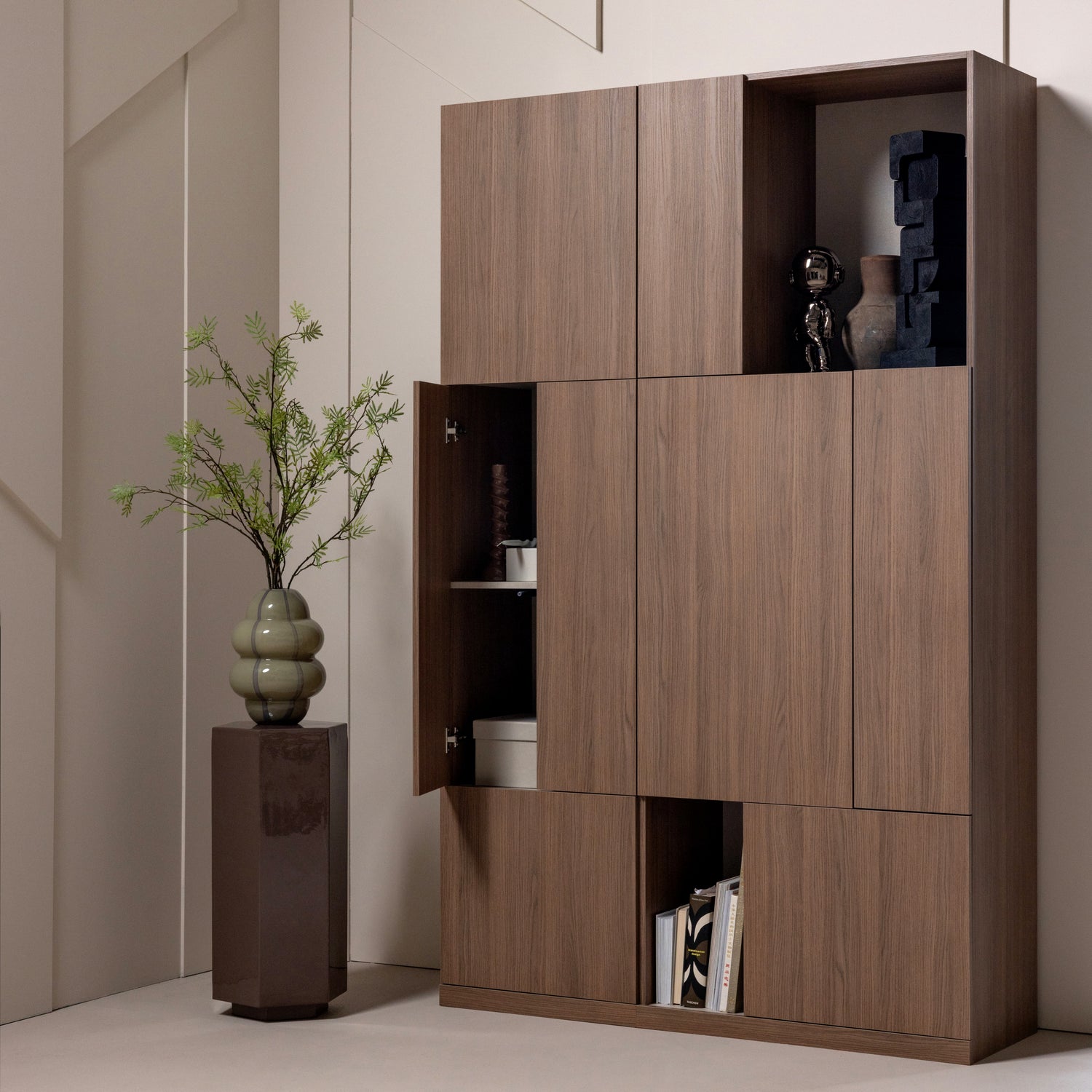 378144-W__378143-W__377478-G__378007-B_02_SF_WP_Build_wandkast_eiken_decor_bruin_Kency_vaas_Rexo_Isan_vierkant.jpg?auto=webp&format=png&width=1500&height=1500