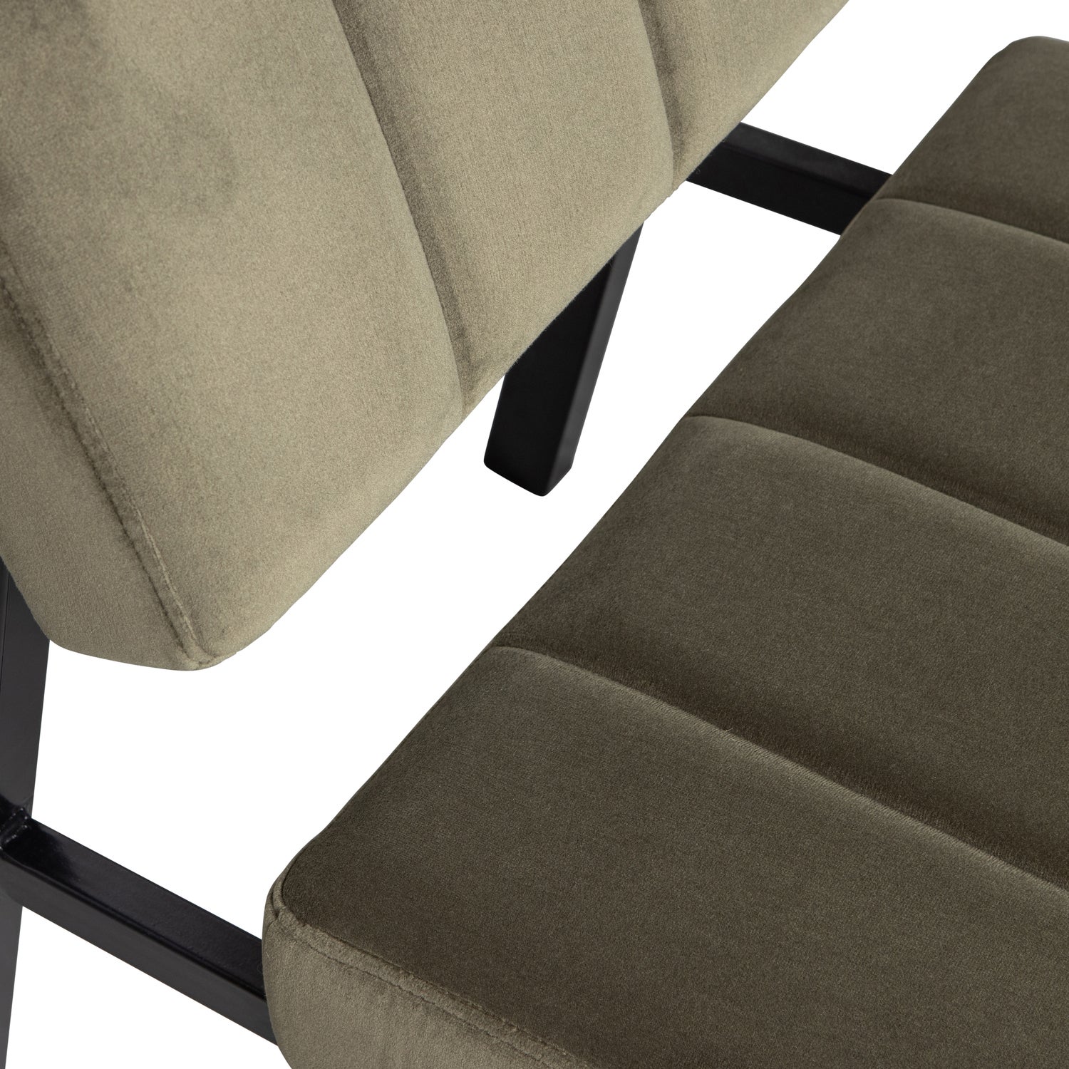 377205-A-02_VS_WE_Kaja_fauteuil_velvet_army_detail.jpg?auto=webp&format=png&width=1500&height=1500
