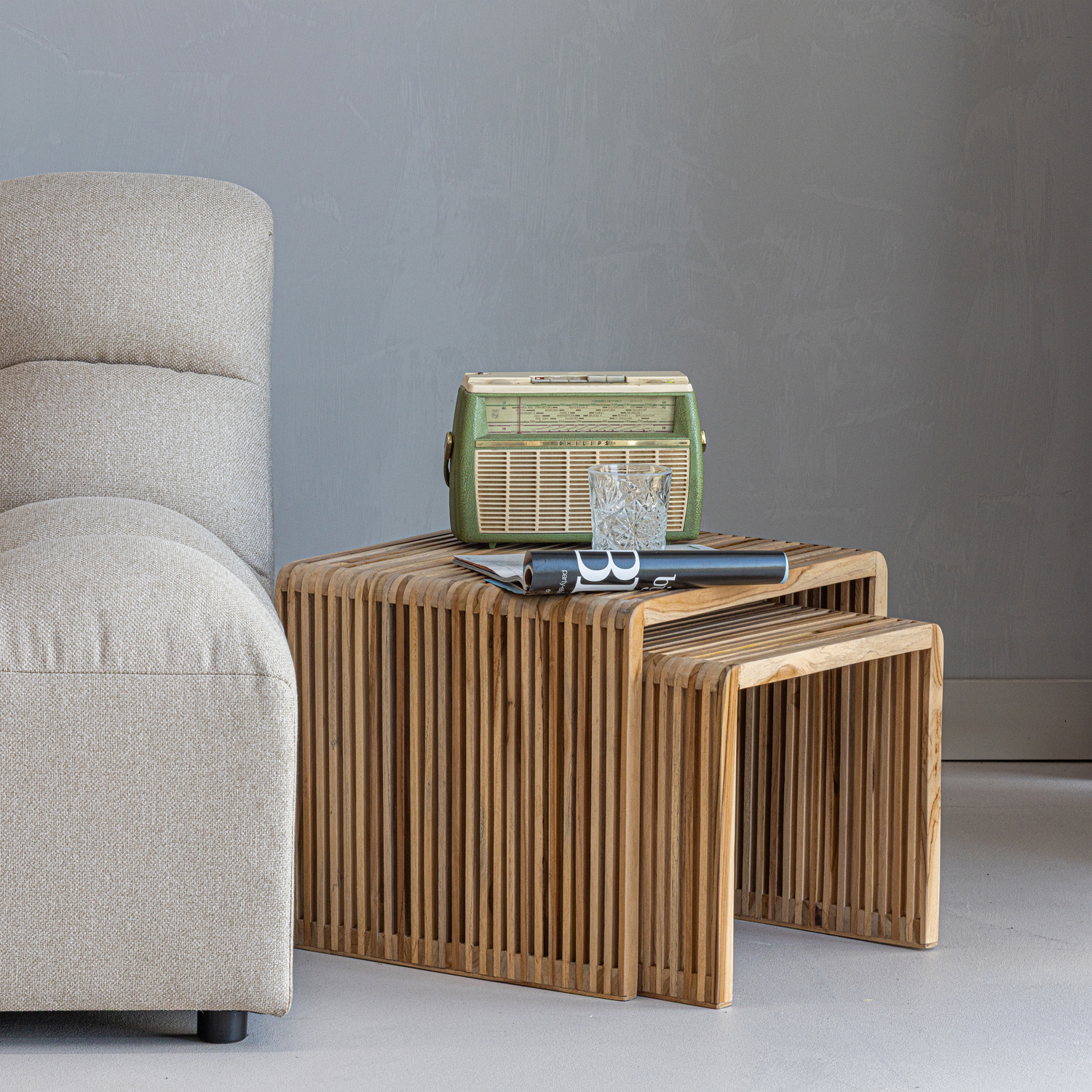 377587-B-01_SF_ES_Jasmijn_bijzettafels_recycled_teak_naturel_vierkant.png?auto=webp&format=png&width=1500&height=1500