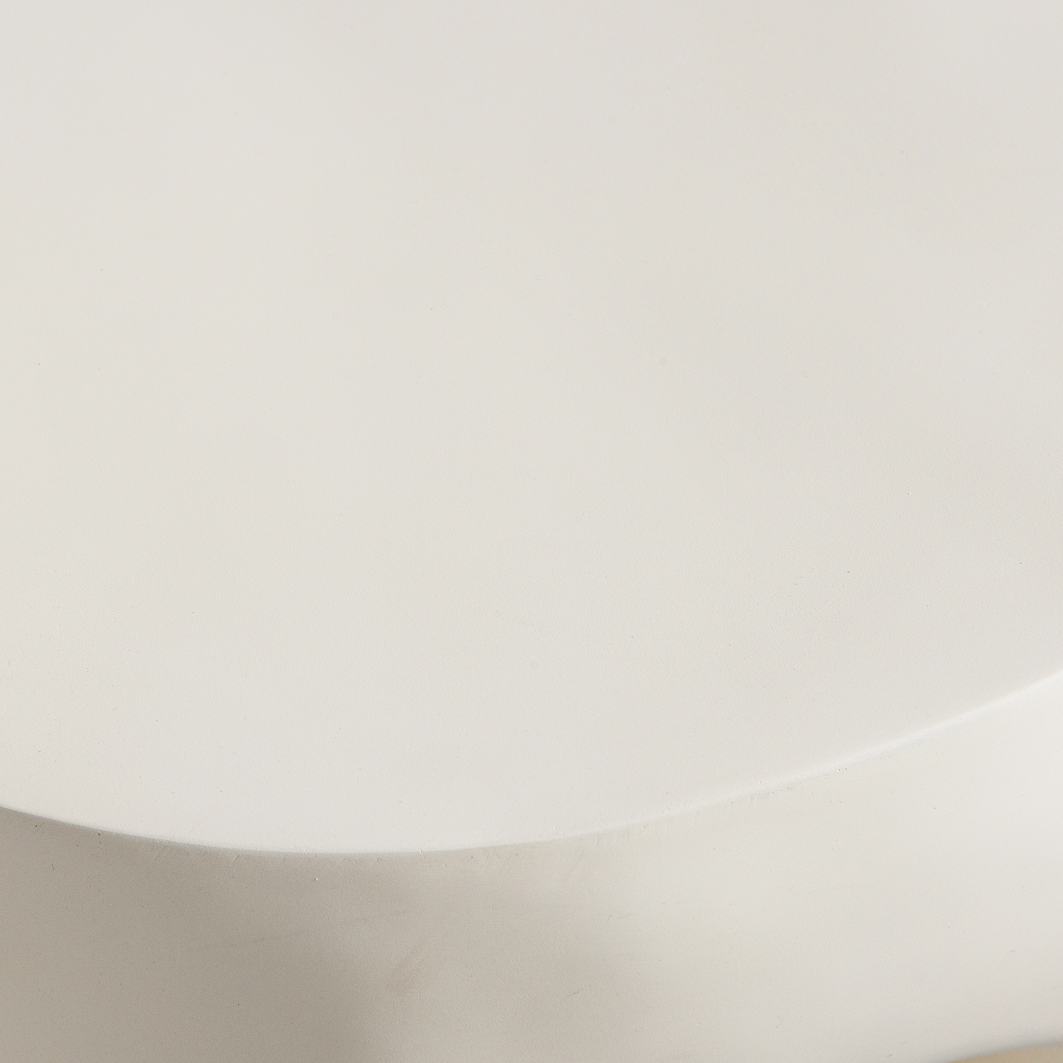 200415-M-02_VS_BL_Mica_bijzettafel_vezelversterkte_polymeer_naturel_detail.png?auto=webp&format=png&width=1500&height=1500