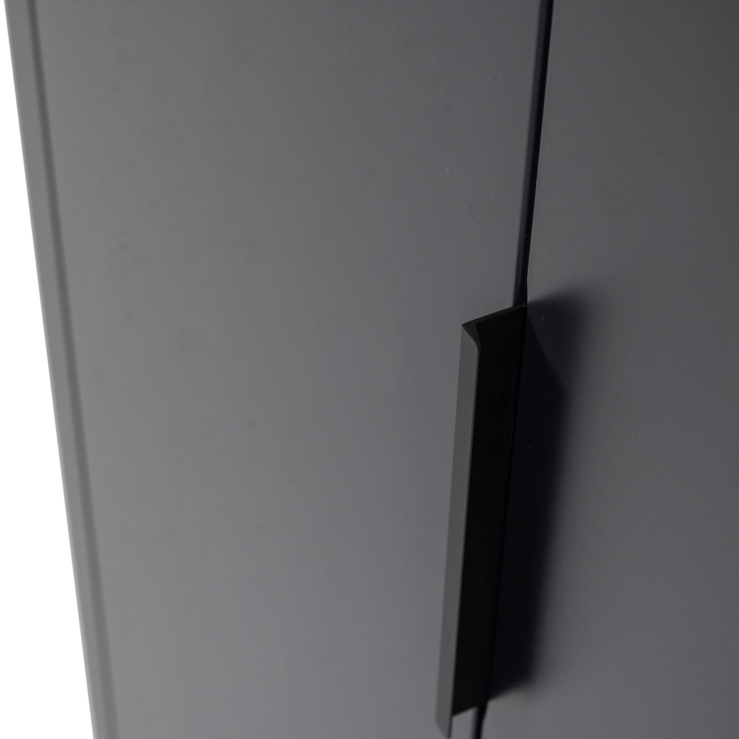 377692-MZ-02_VS_WP_Gunnar_2-deurs_kast_grenen_zwart_C2.png?auto=webp&format=png&width=1500&height=1500