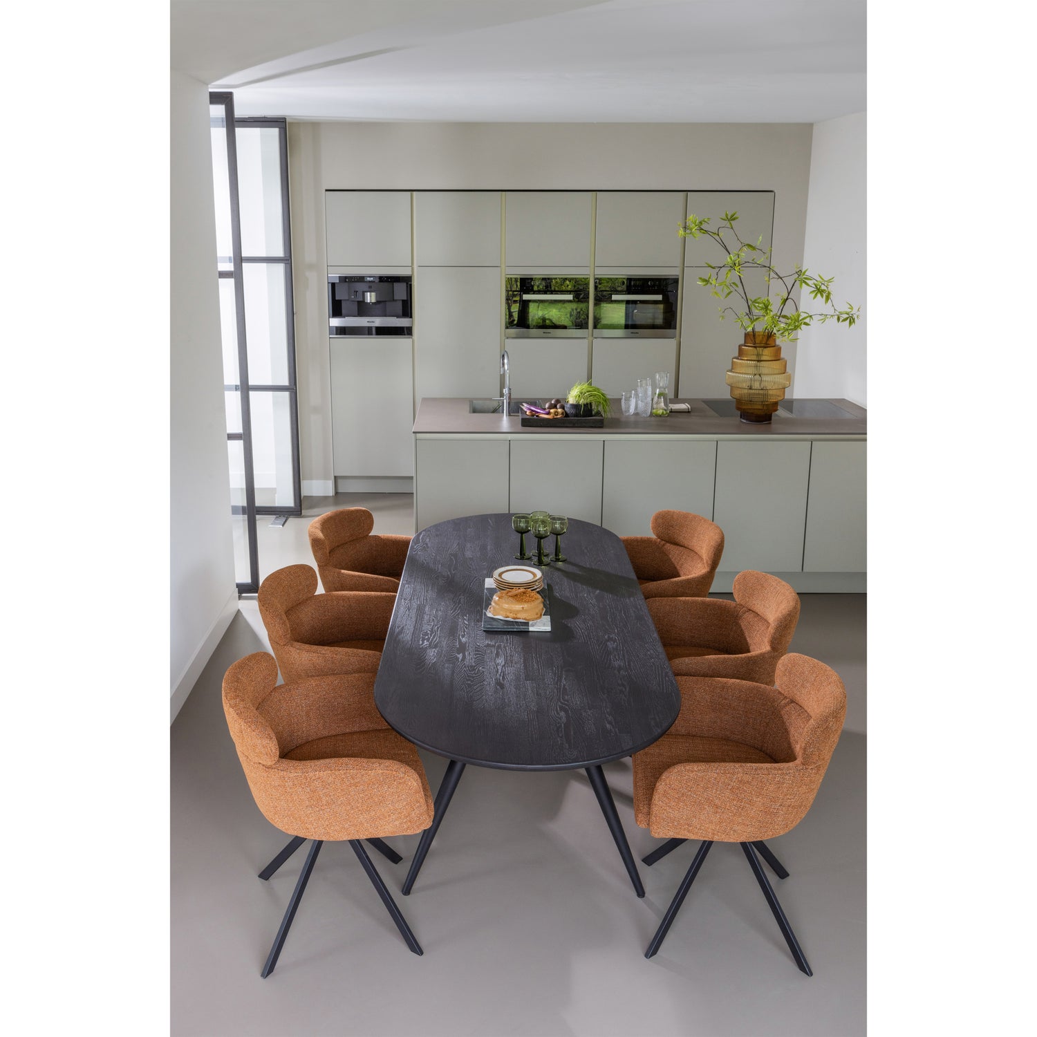 TB-OV-VL24-2390-0990-375286-374080-G-02_SF_FA_Tafelblad_ovaal_vingerlas_240x100cm_mystic_brown_Tablo_conisch_Fenne.jpg?auto=webp&format=png&width=1500&height=1500