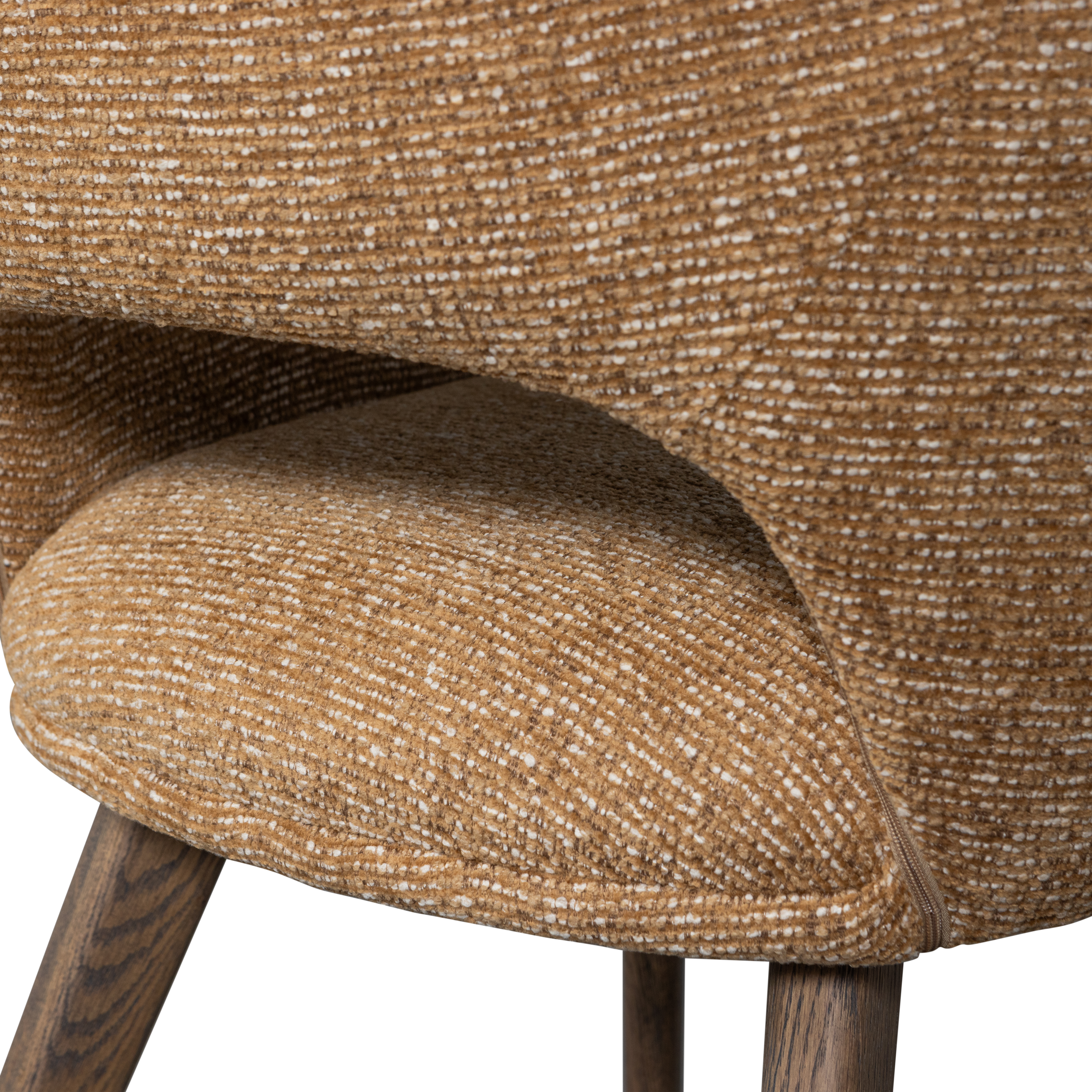 377492-GM-01_VS_PR_Murat_eetkamerstoel_geel_met_houten_poot_mystic_brown_detail.png?auto=webp&format=png&width=1500&height=1500