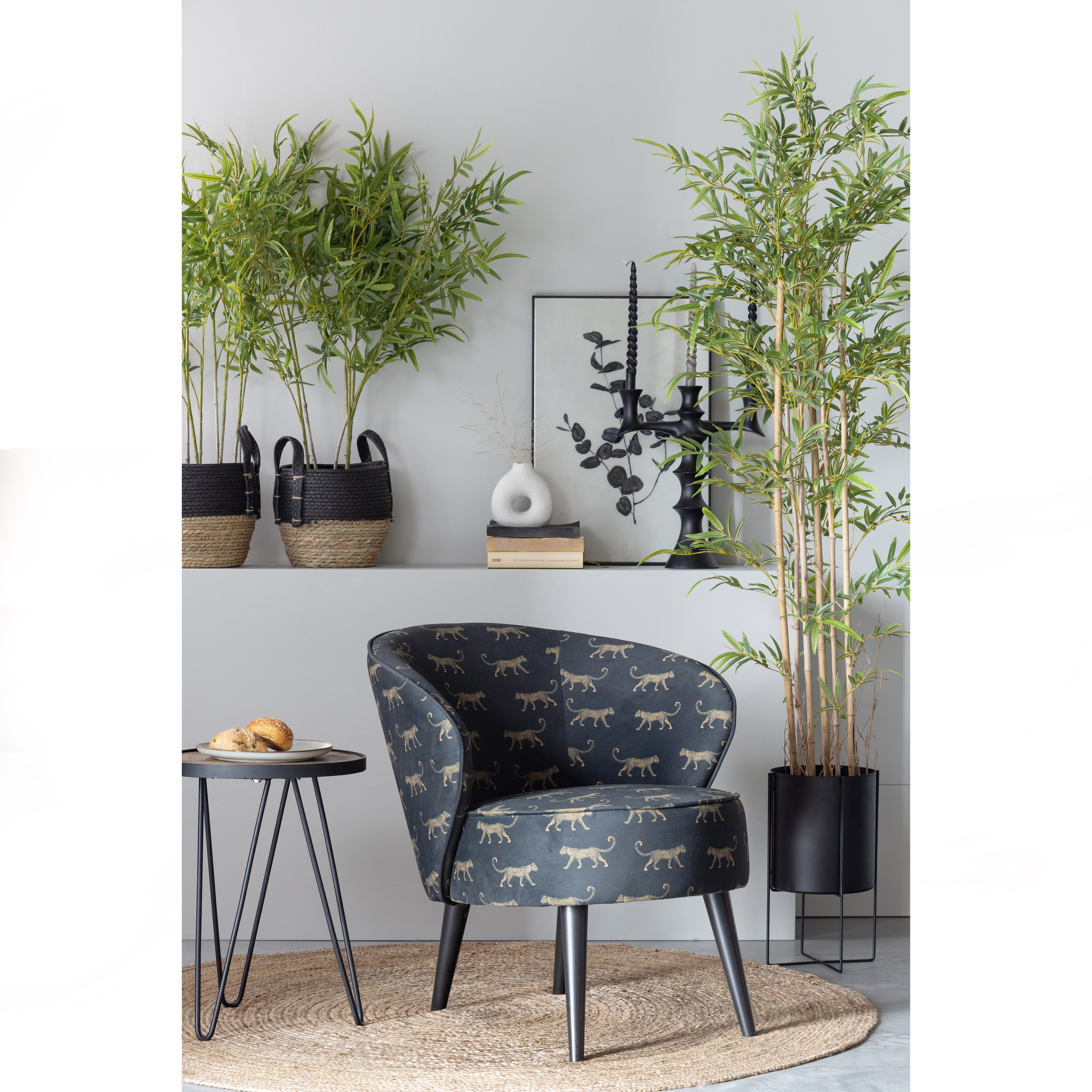 373267-P-373283-I-375432-N-373450-Z-373341-Z-373302-Z-01_SF_FA_Bo_fauteuil_Ross_vloerkleed_Lev_bijzettafel_Arda_Finn_Yaro.jpg?auto=webp&format=png&width=1500&height=1500