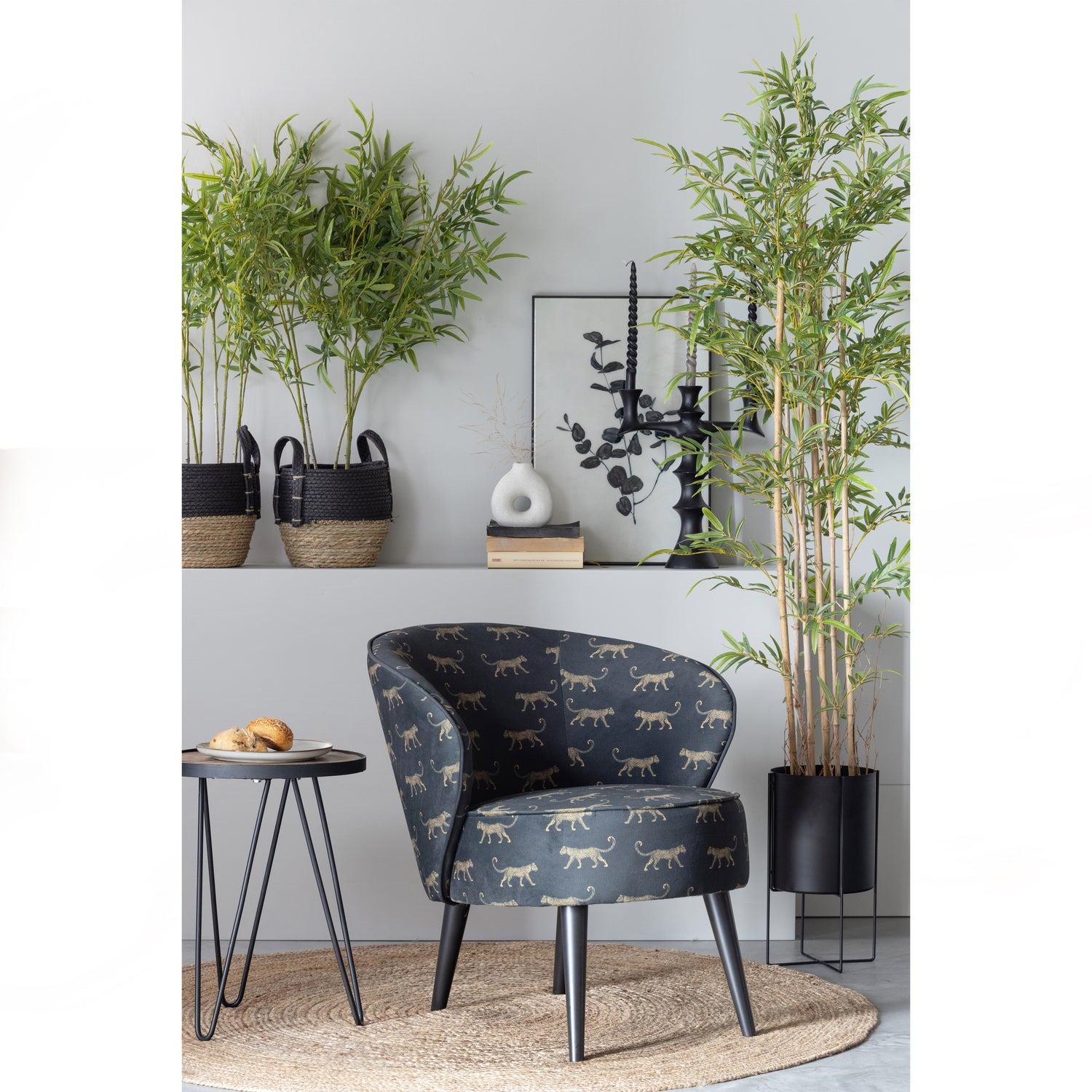 373267-P-373283-I-375432-N-373450-Z-373341-Z-373302-Z-01_SF_FA_Bo_fauteuil_Ross_vloerkleed_Lev_bijzettafel_Arda_Finn_Yaro.jpg?auto=webp&format=png&width=1500&height=1500