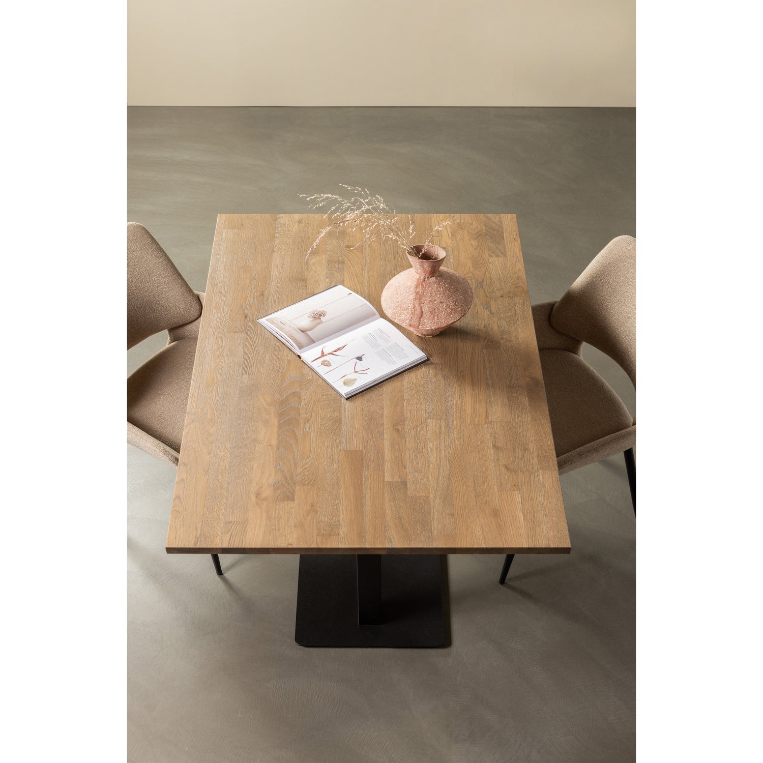 TB-RH-VL24-1190x0790-377346-01_SF_FA_Tafelblad_recht_vingerlas120x80cm_cashmere_brown_Bistro_dubbele_vierkante_buisvoet.jpg?auto=webp&format=png&width=1500&height=1500