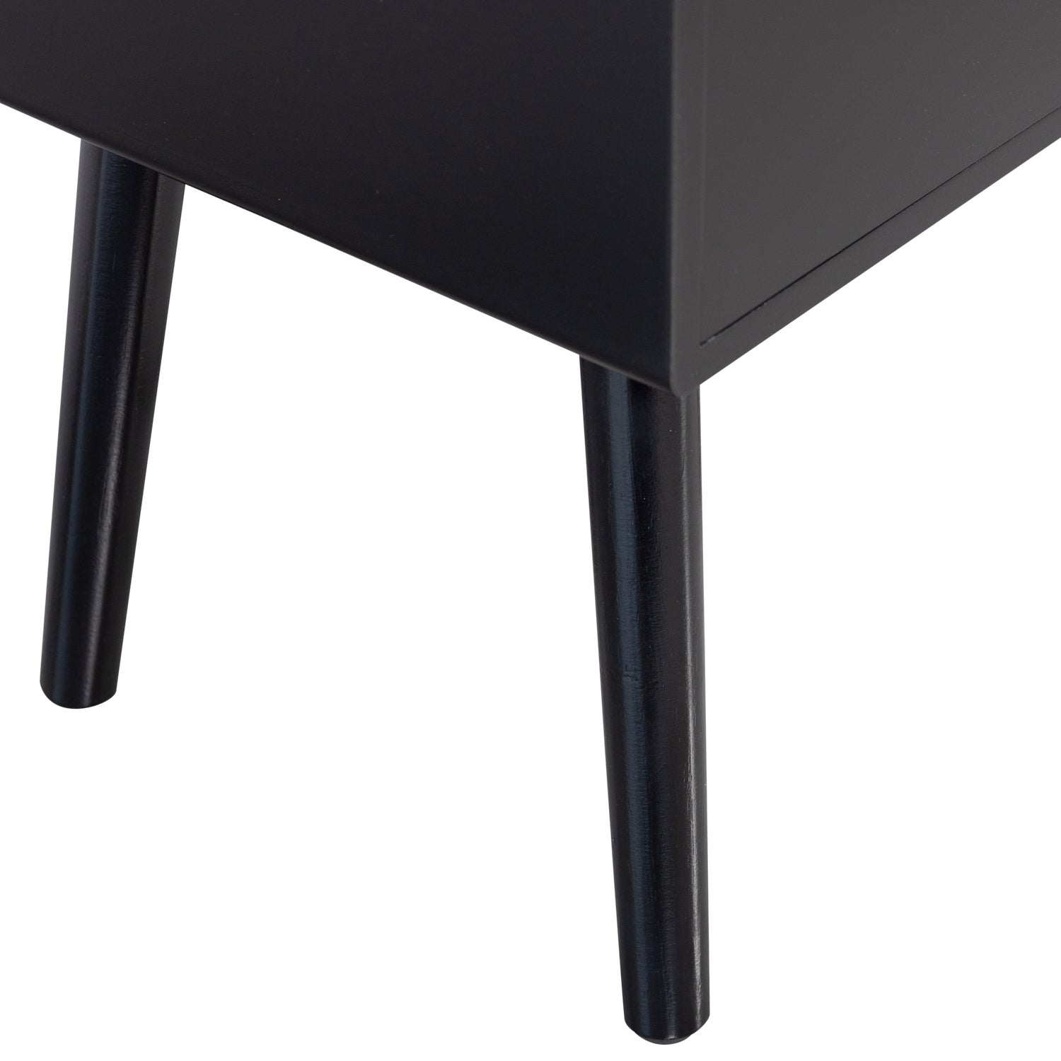 374004-Z-01_VS_FA_Ozzy_nachtkastje_hout_zwart_detail.png?auto=webp&format=png&width=1500&height=1500