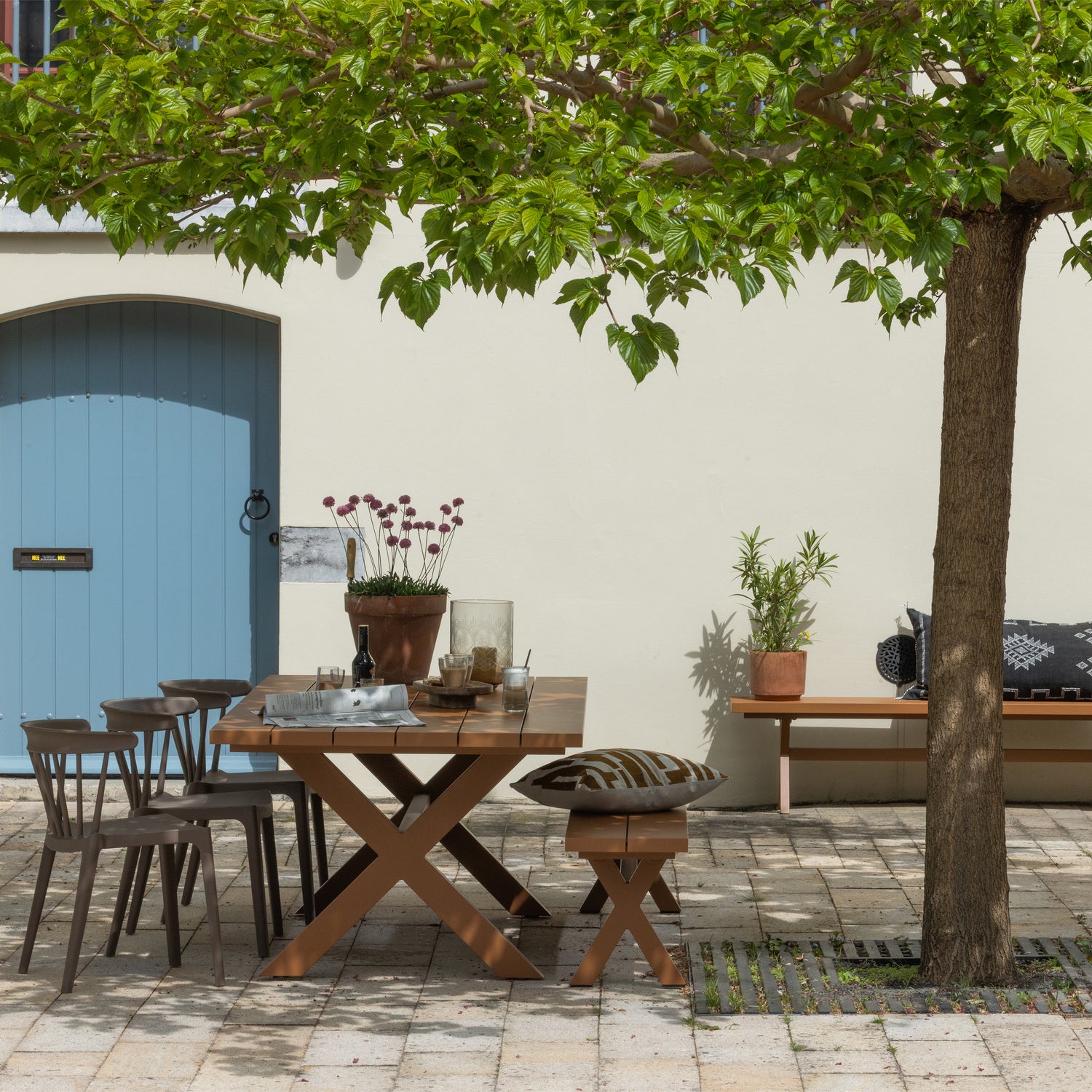 500030-T-500031-T-378634-BM-02_SF_WO_Delta_picknick_tuintafel_tuinbank_Bliss_tuinstoel_vierkant.png?auto=webp&format=png&width=1500&height=1500
