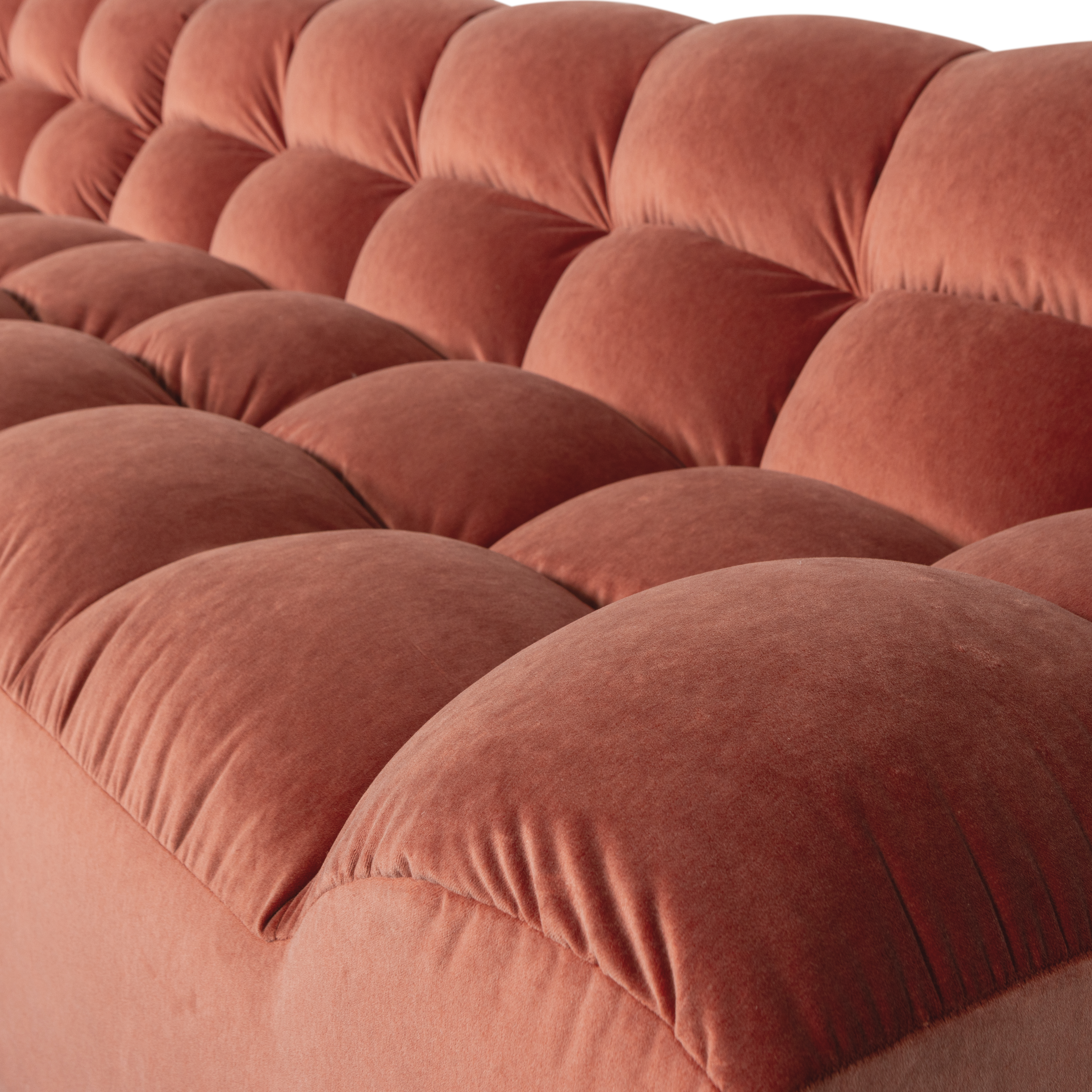 200420-FB-02_VS_BL_Allure_chaise_longue_links_gewassen_fluweel_blush_detail.png?auto=webp&format=png&width=1500&height=1500