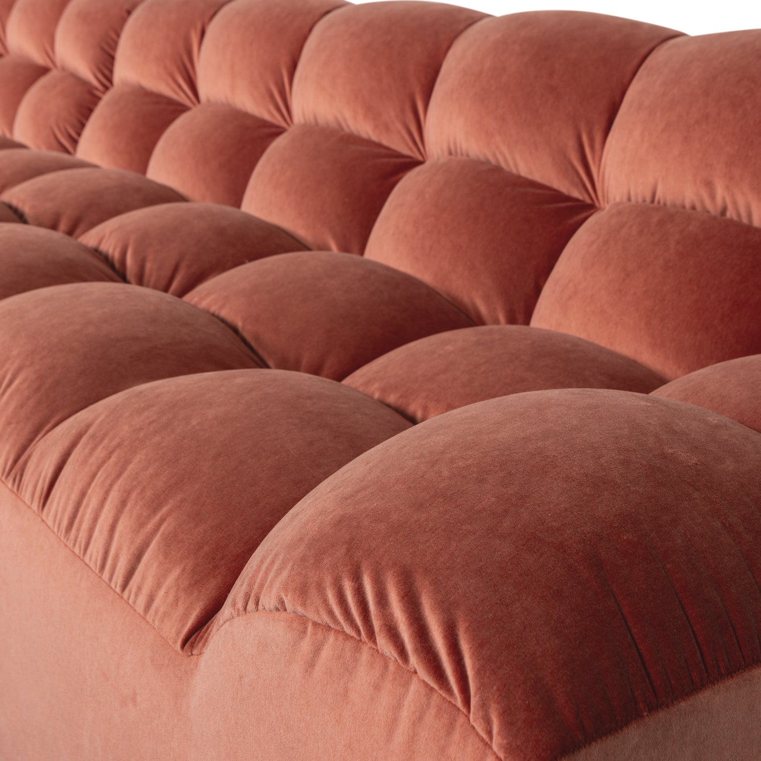 200420-FB-02_VS_BL_Allure_chaise_longue_links_gewassen_fluweel_blush_detail.png?auto=webp&format=png&width=1500&height=1500