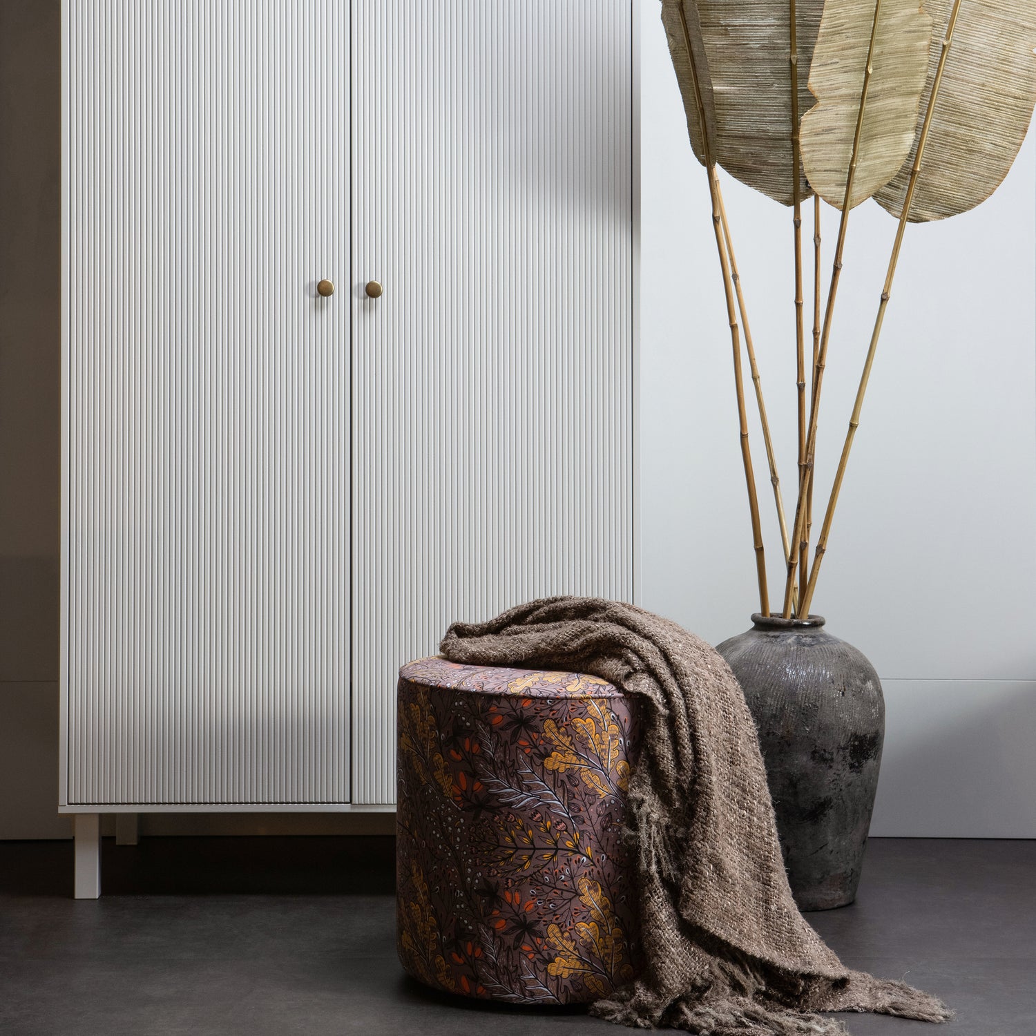 373425-W-01_SF_FA_Madu_garderobekast_grenen_wolkengrijs_VIERKANT.jpg?auto=webp&format=png&width=1500&height=1500