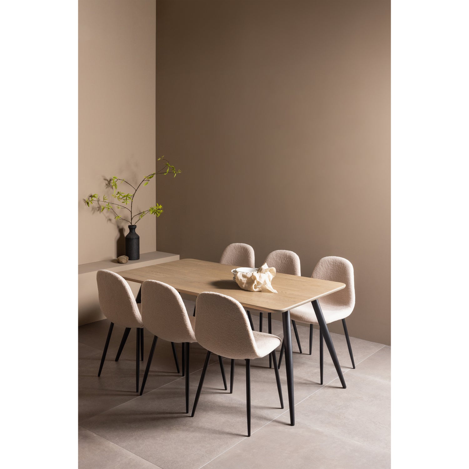 375076-C-375286-373764-N-01_SF_KW_Tablo_tafelblad_afgerond_160x90cm_camel_Conisch_poot_Marije.jpg?auto=webp&format=png&width=1500&height=1500