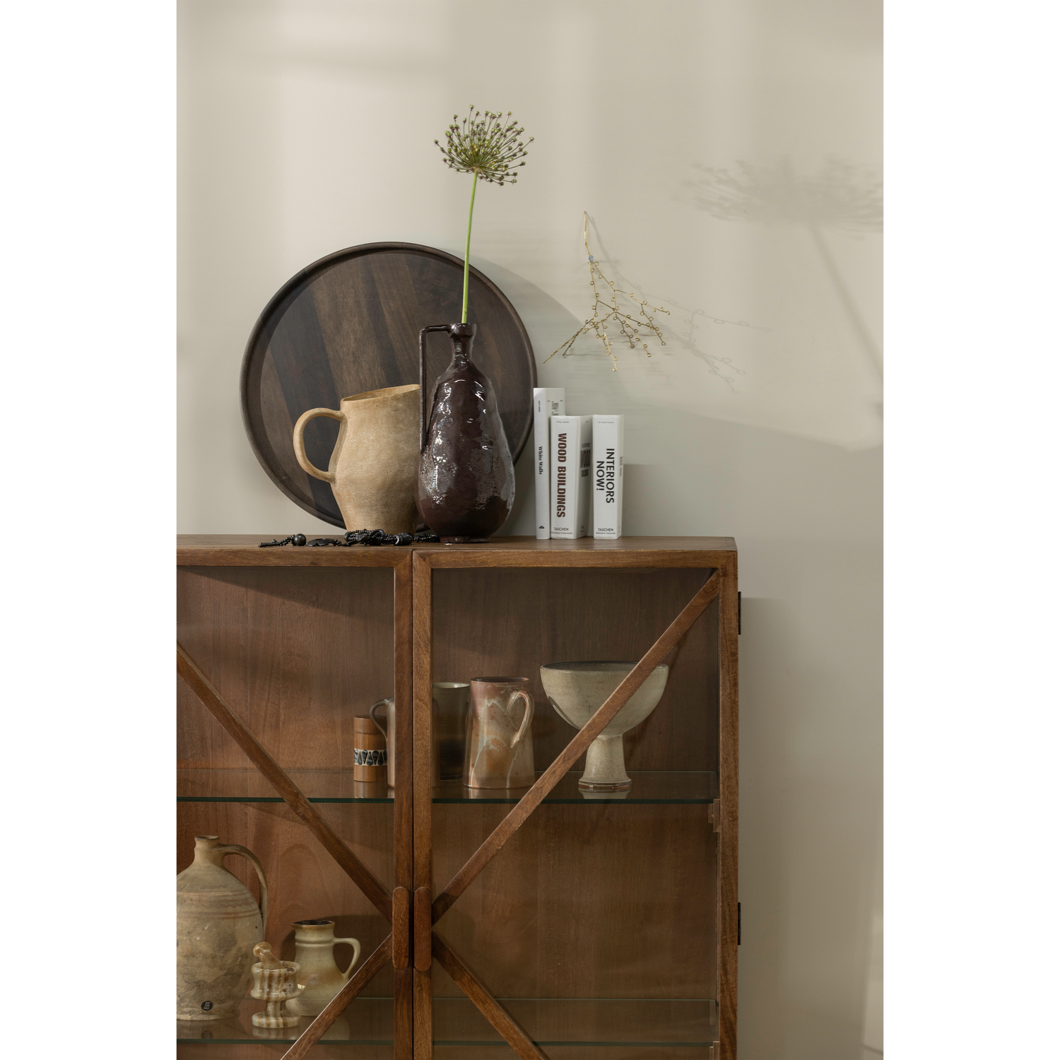 377621-B-377544-B-377545-Z-01_SF_WP_Kella_2-drs_kast_Indre_Valerie_vaas_detail.png?auto=webp&format=png&width=1500&height=1500