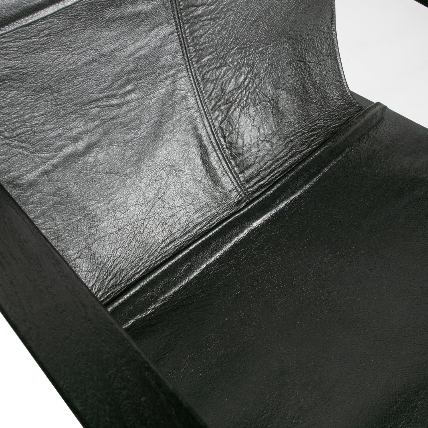 800952-Z-02_VS_BP_Chill_fauteuil_leer_zwart_detail.jpg?auto=webp&format=png&width=1500&height=1500