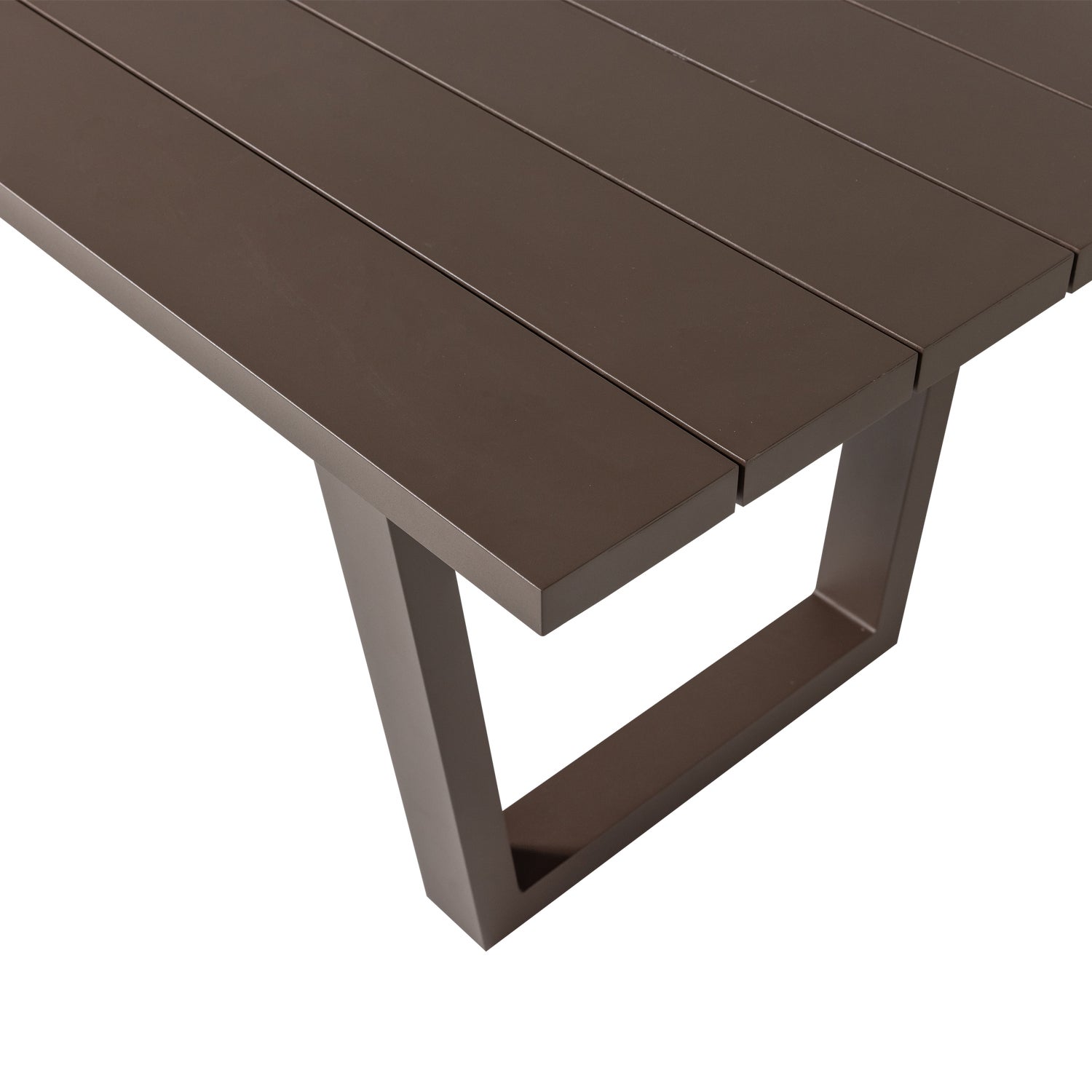 500008-B_01_VS_WO_Bear_tuintafel_aluminium_bruin_C1.png?auto=webp&format=png&width=1500&height=1500
