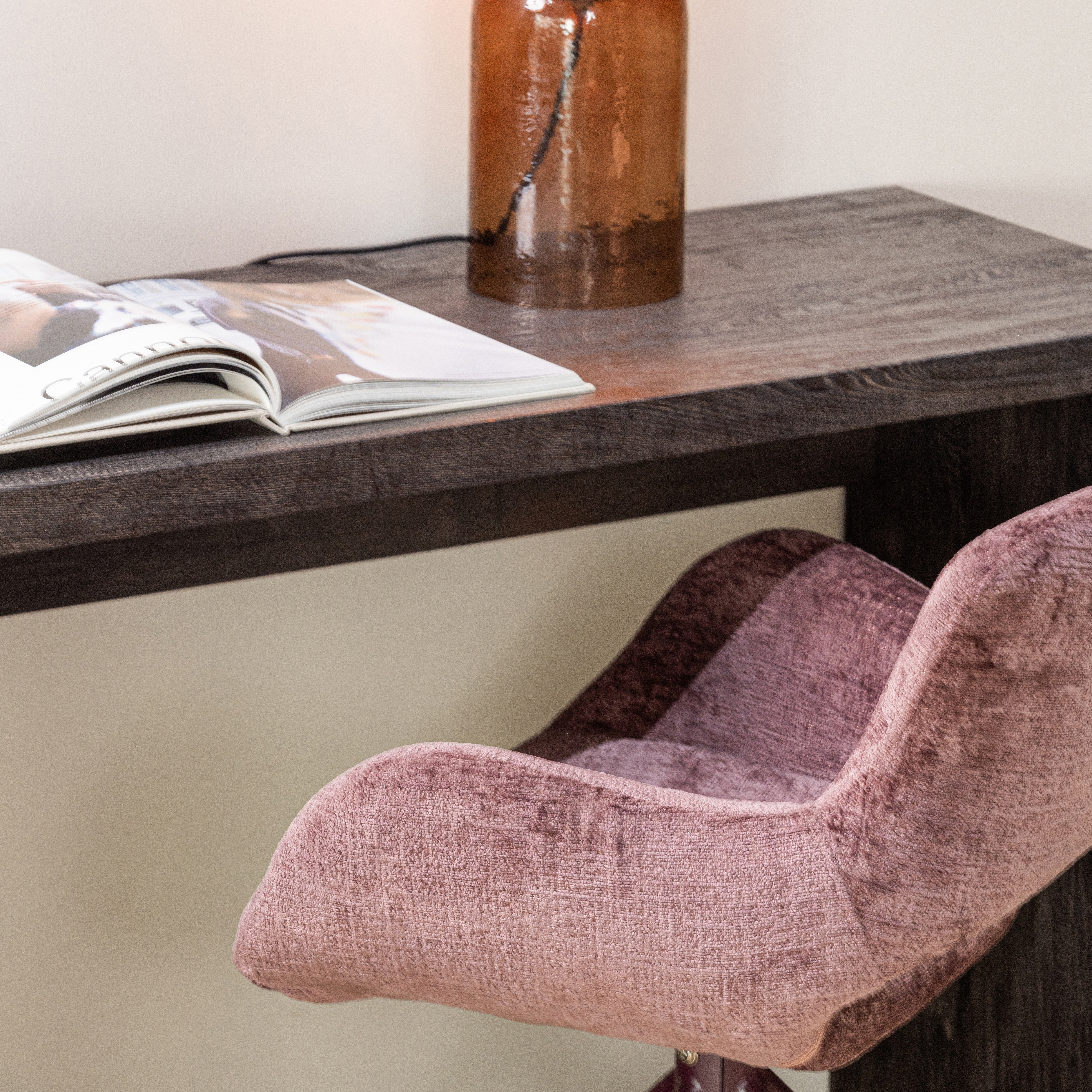 377562-P-377579-D-375034-B-05_SF_ES_Eliva_eetkamerstoel_Maan_sidetable_Gigi_tafellamp_vierkant.png?auto=webp&format=png&width=1500&height=1500